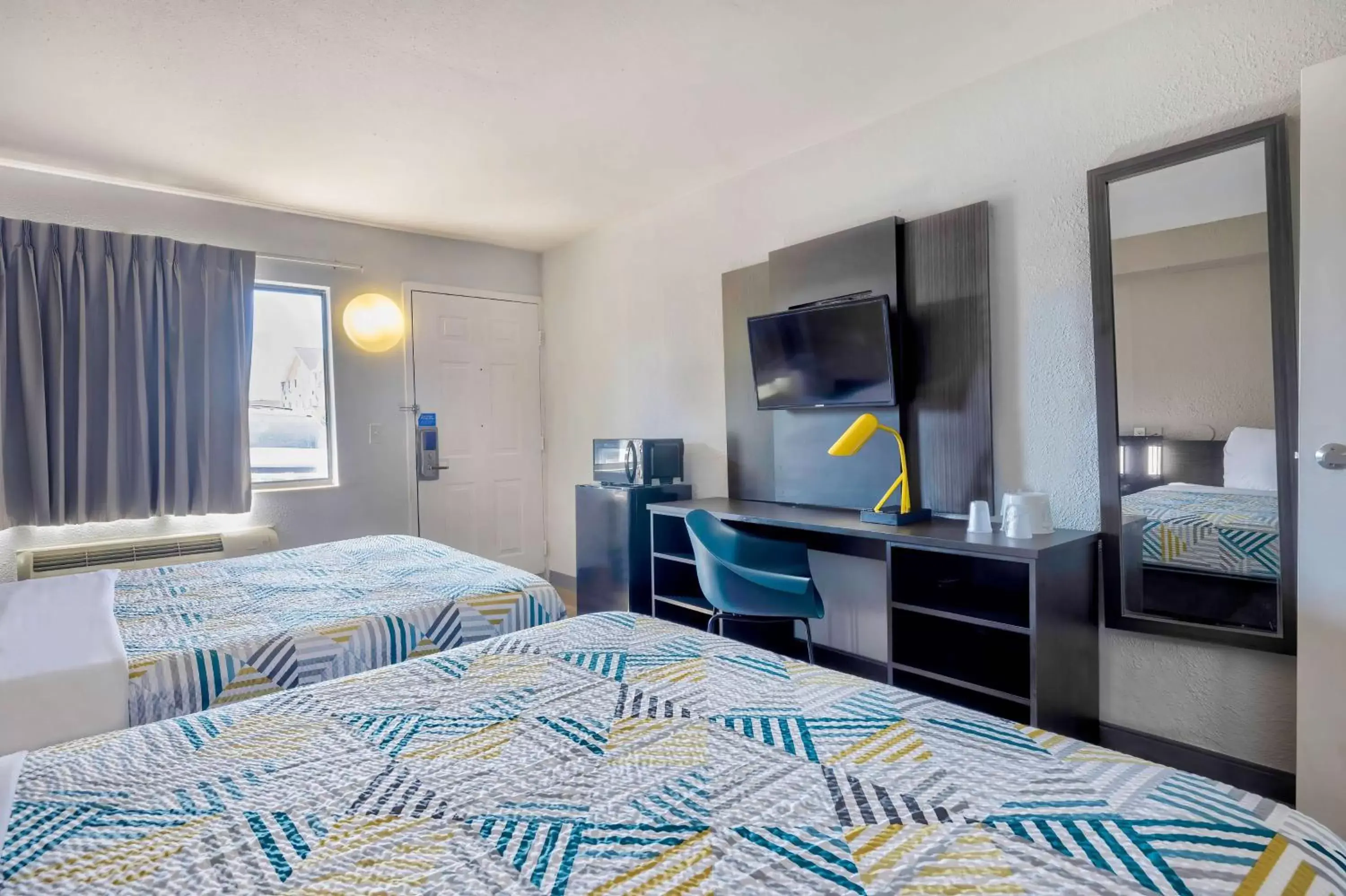 Quadruple Room - Disability Access - Non-Smoking in Motel 6-Hammond, IN - Chicago Area Quadruple Room - Disability Access - Non-Smoking in Motel 6-Hammond, IN - Chicago Area