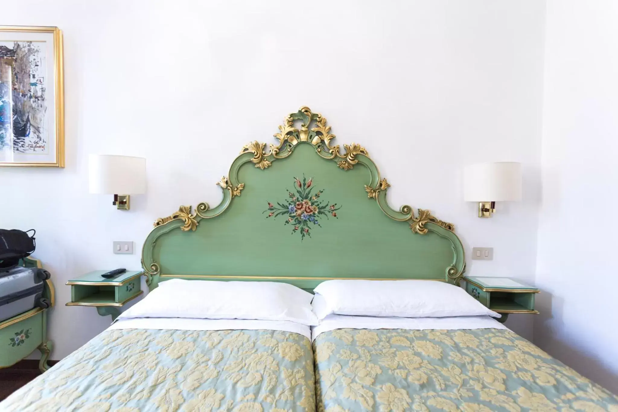 Bed in Hotel Serenissima