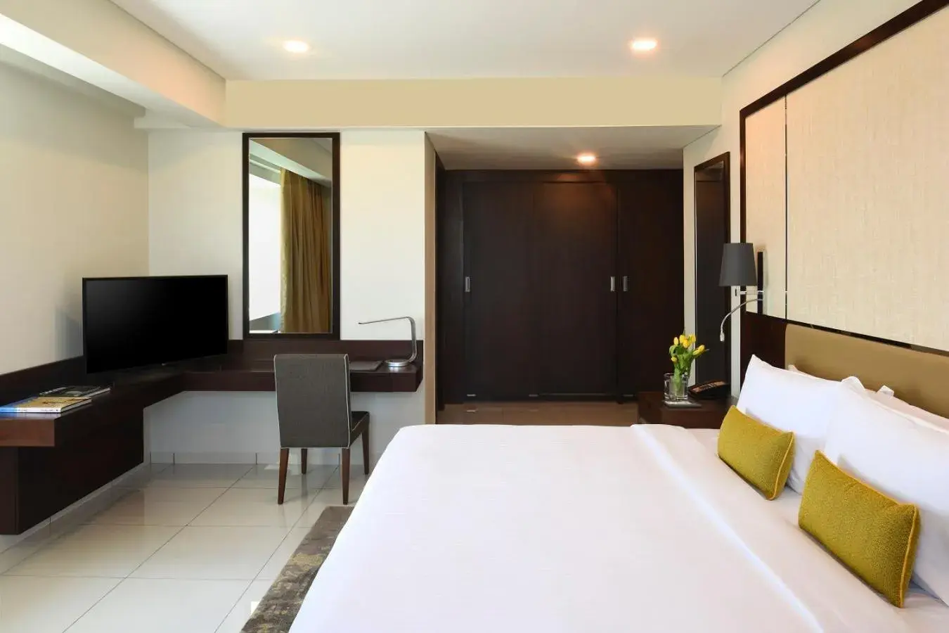 Bedroom, Bed in Fraser Suites Muscat Bedroom, Bed in Fraser Suites Muscat