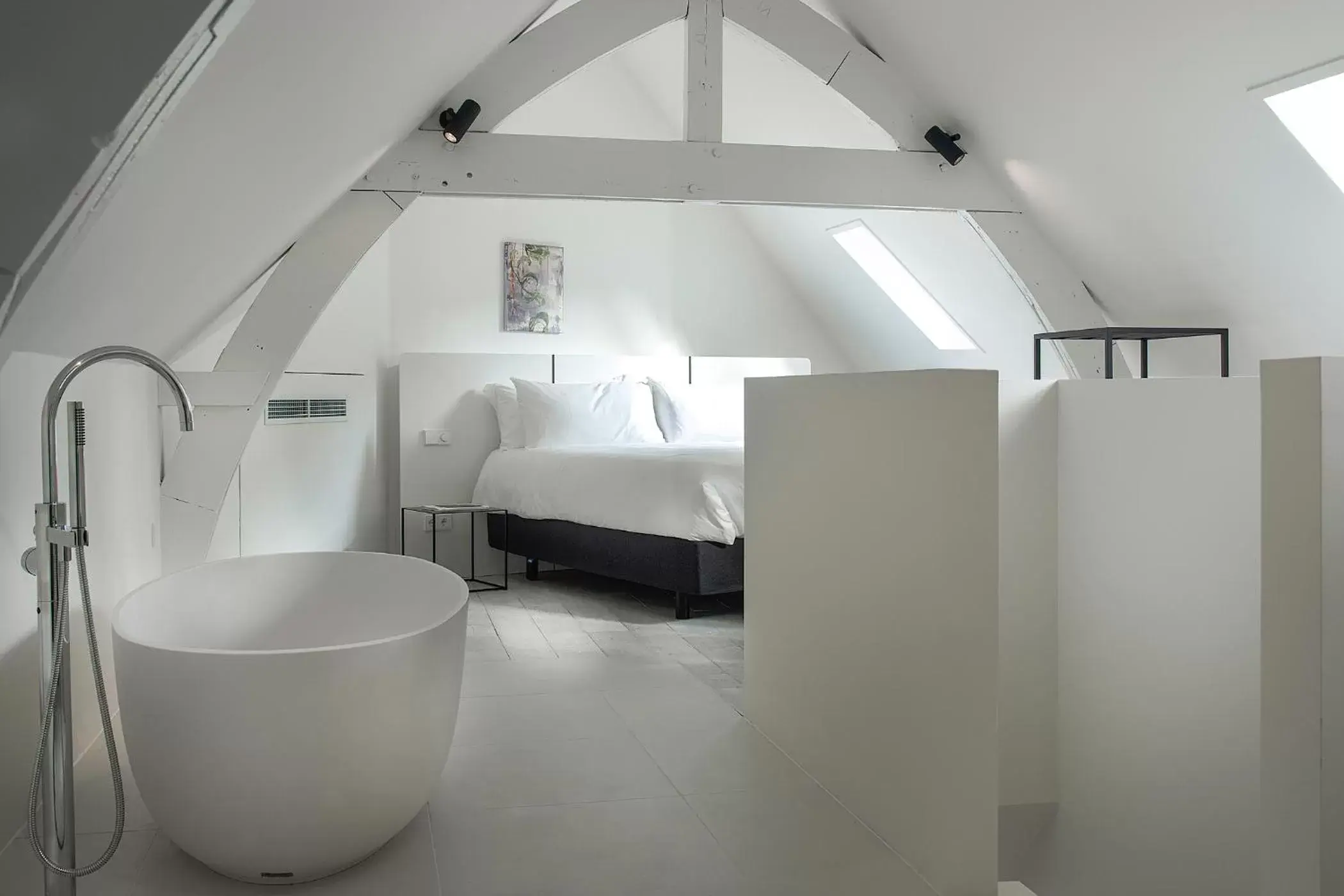 Bedroom, Bathroom in Kazerne - Member of Design Hotels