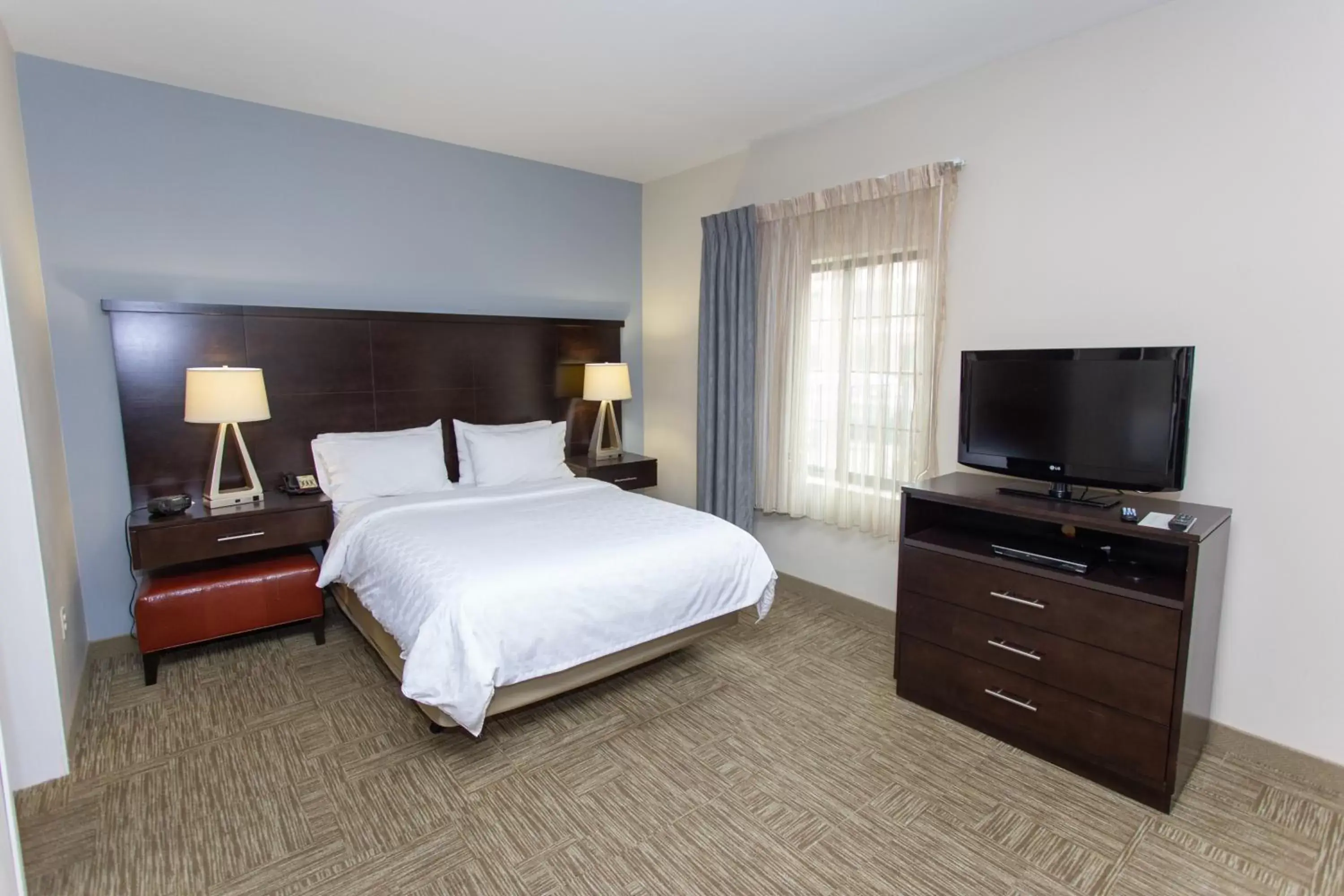 TV and multimedia, Bed in Staybridge Suites Bowling Green, an IHG Hotel