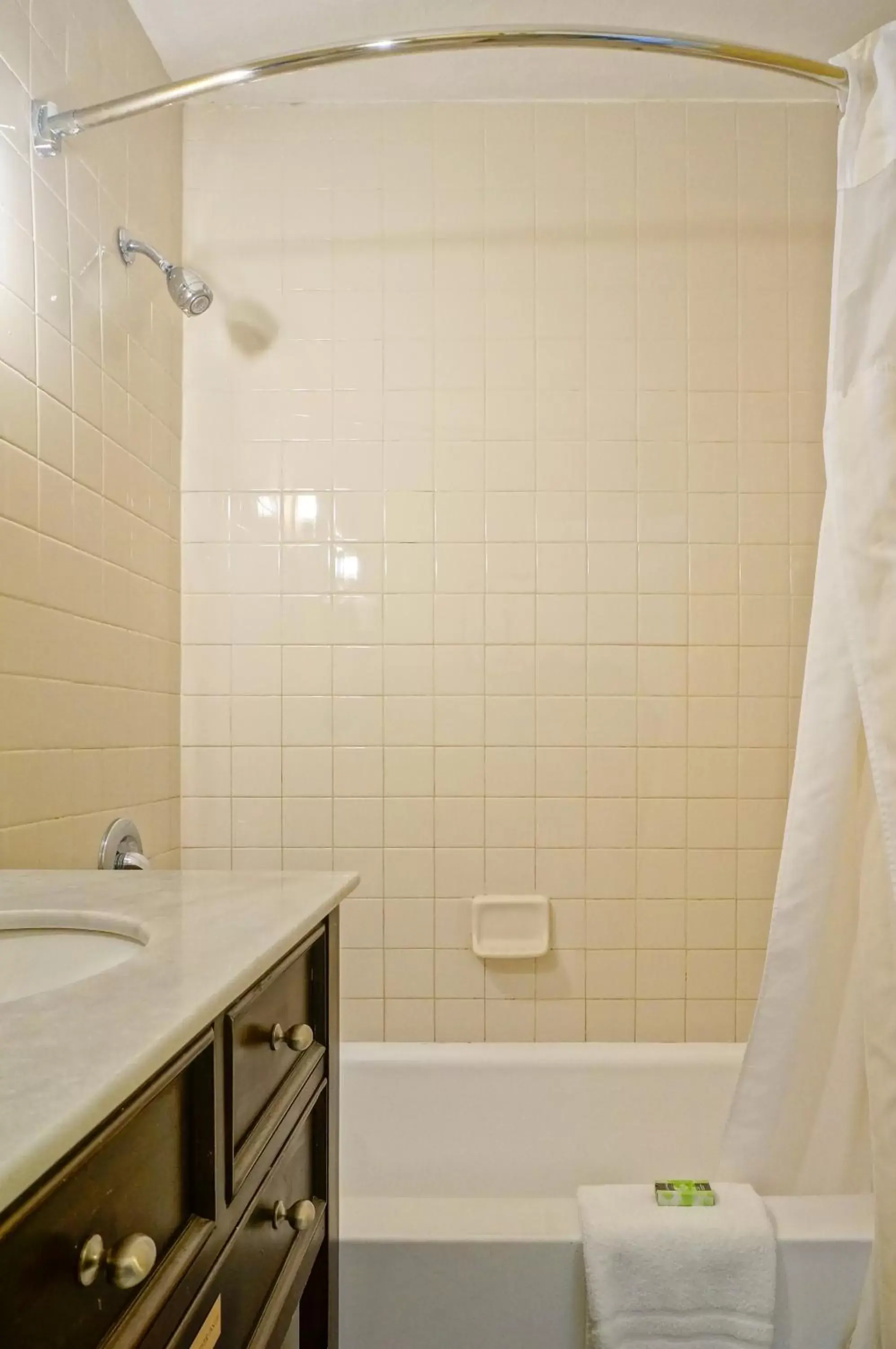 Bathroom in Marin Suites Hotel