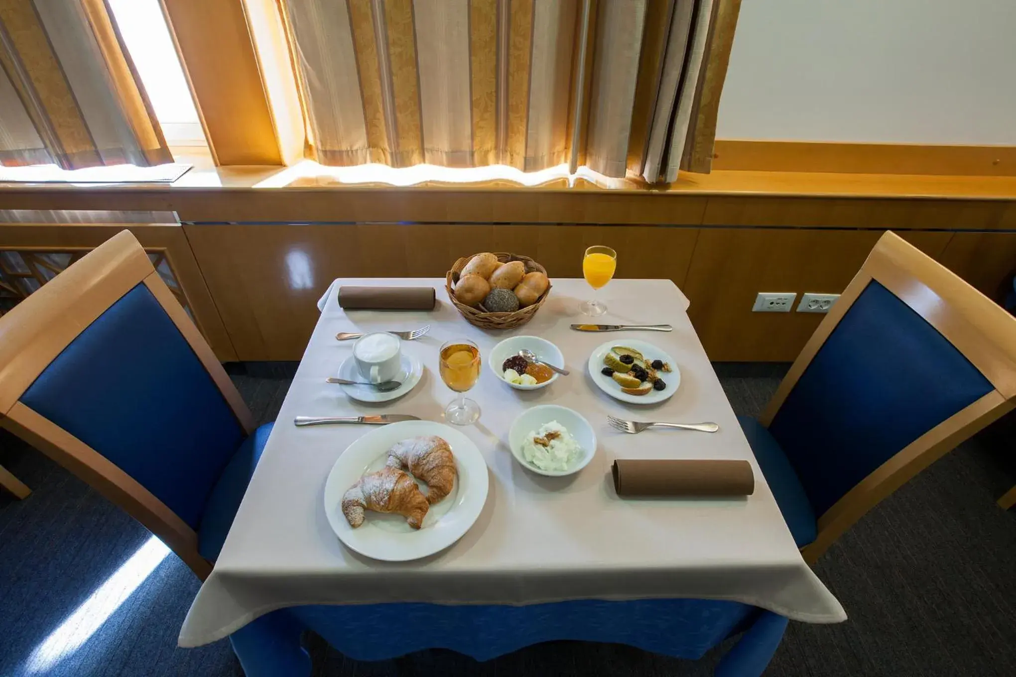 Restaurant/places to eat in Hotel Jezero Restaurant/places to eat in Hotel Jezero