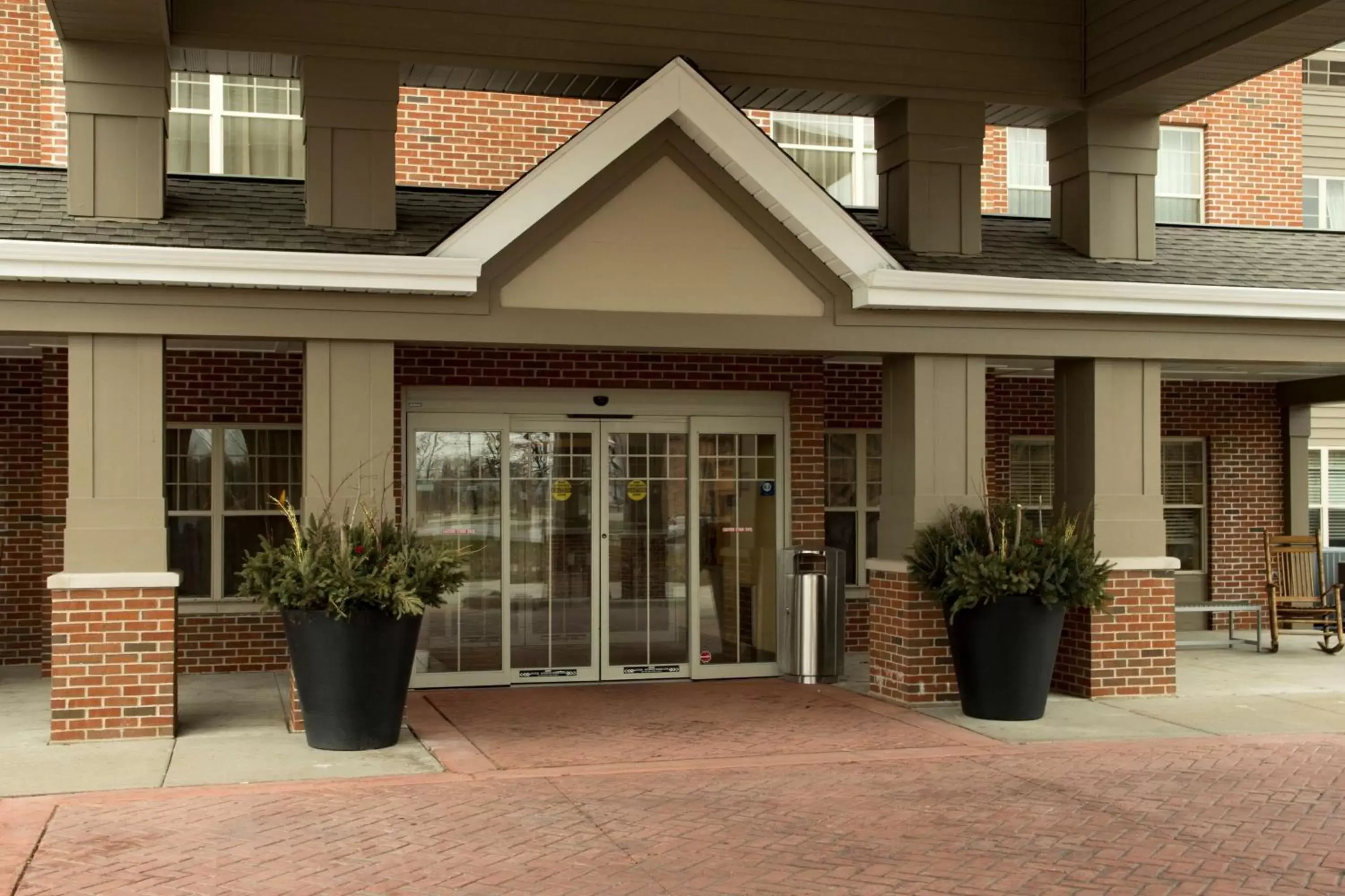 Property building in Country Inn & Suites by Radisson, Green Bay East, WI