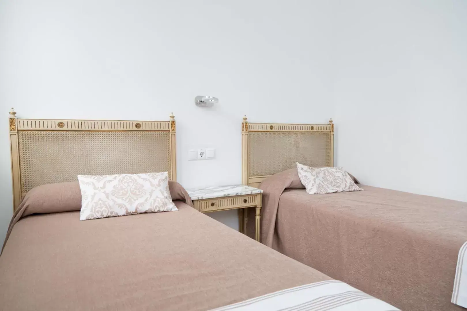Bedroom, Bed in Hotel Maritimo