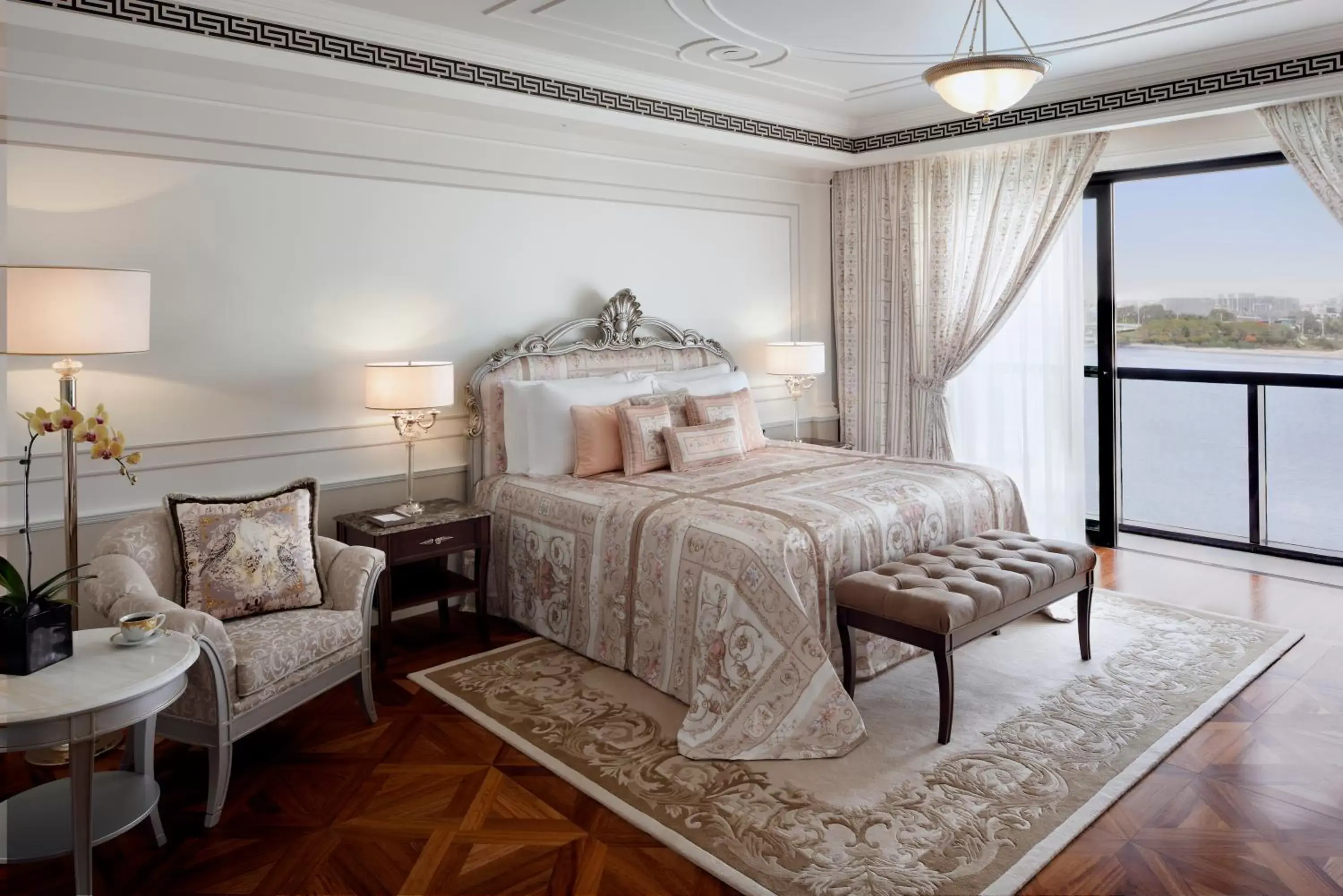 Bedroom, Bed in Palazzo Versace Dubai