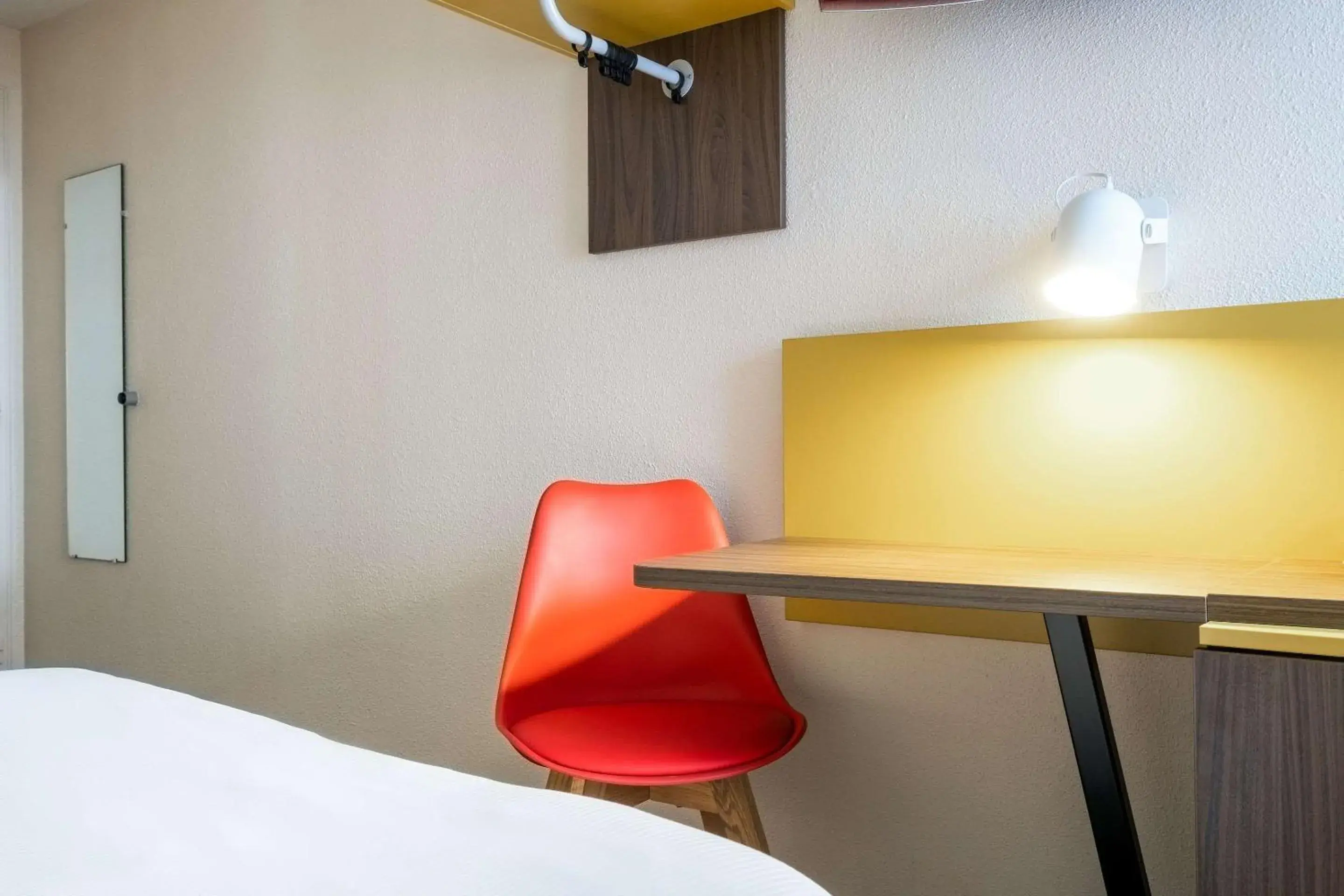 Triple Room with Double bed and Single Bed in Comfort Hotel Lille Lomme