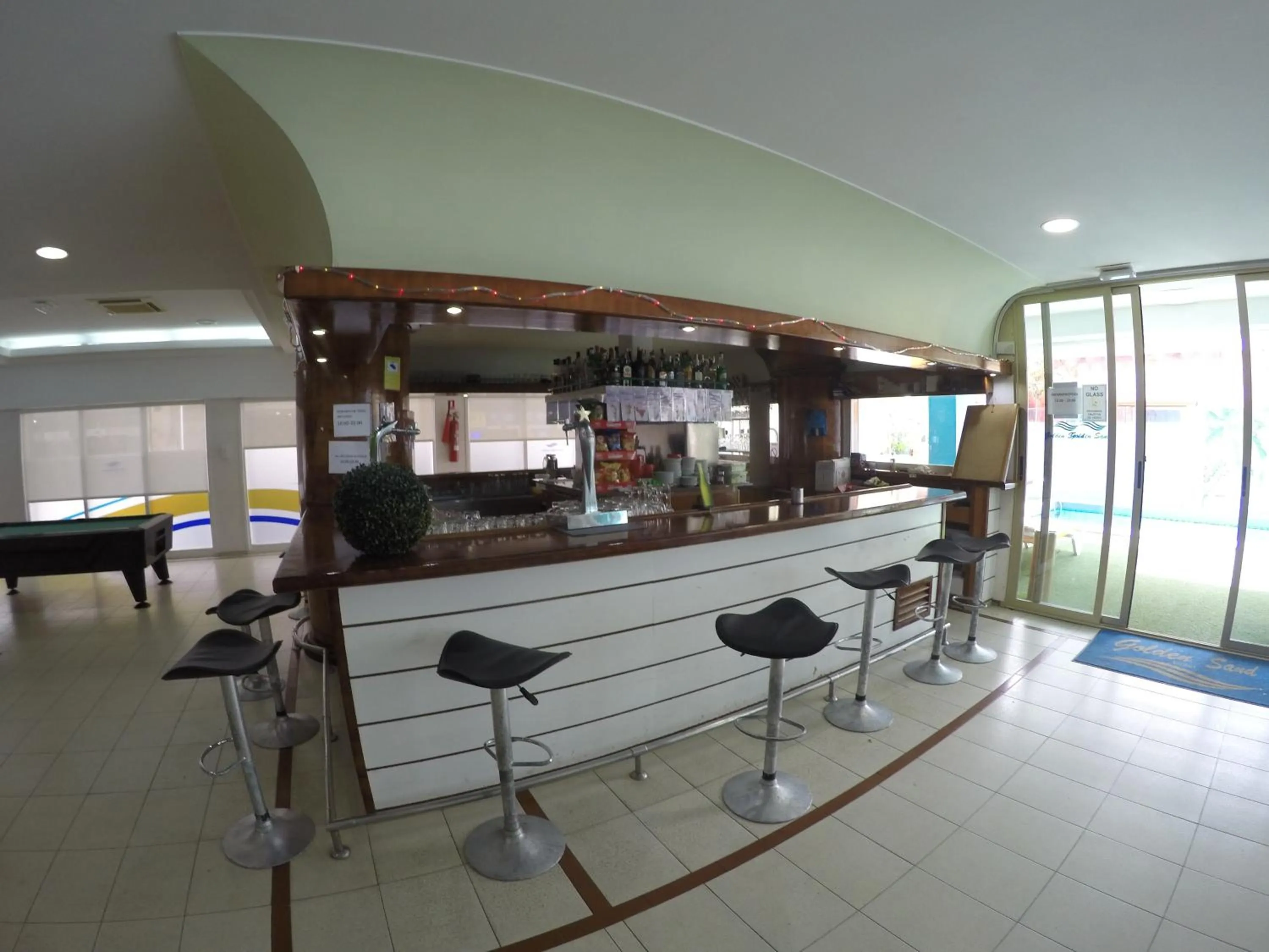 Restaurant/places to eat in Hotel Golden Sand