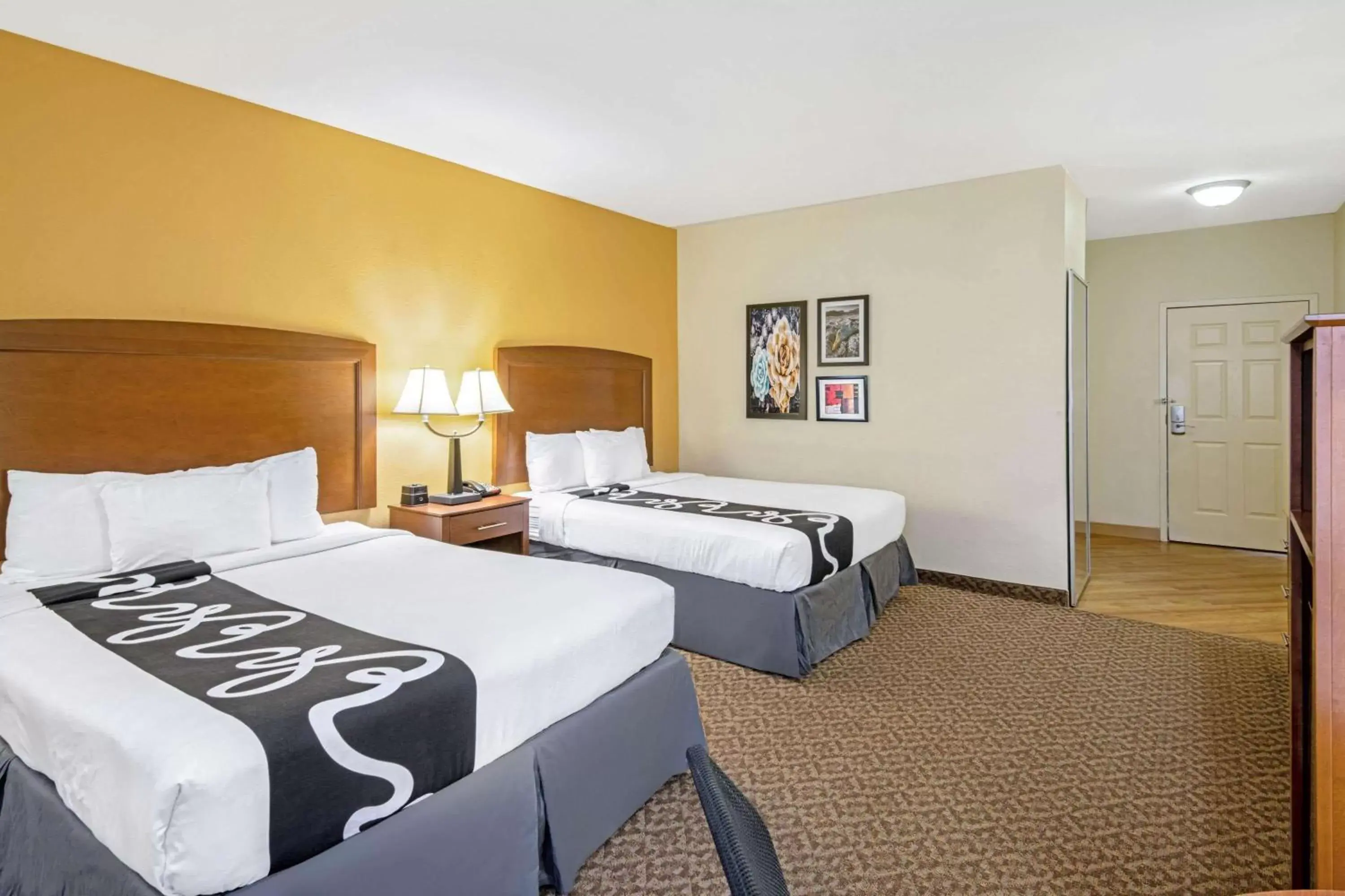 Queen Room with Two Queen Beds and Mobility/Hearing Access - Non-Smoking in La Quinta by Wyndham Lawton / Fort Sill Queen Room with Two Queen Beds and Mobility/Hearing Access - Non-Smoking in La Quinta by Wyndham Lawton / Fort Sill