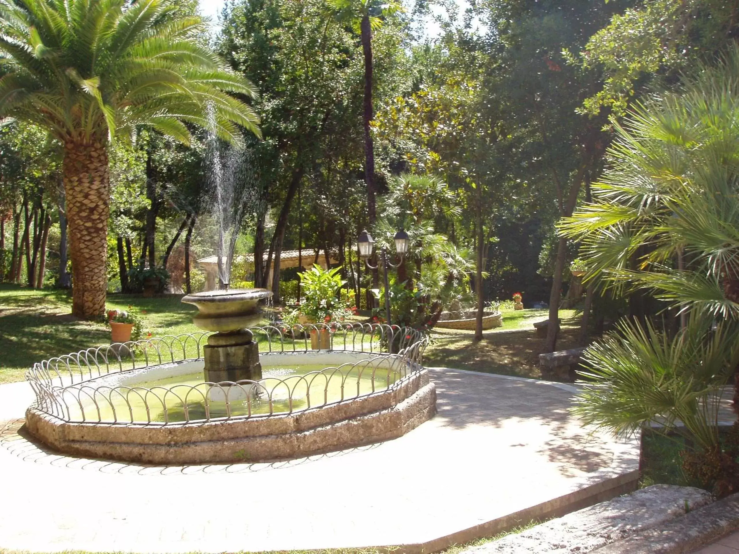 Garden in Hotel Il Cavalier D'Arpino