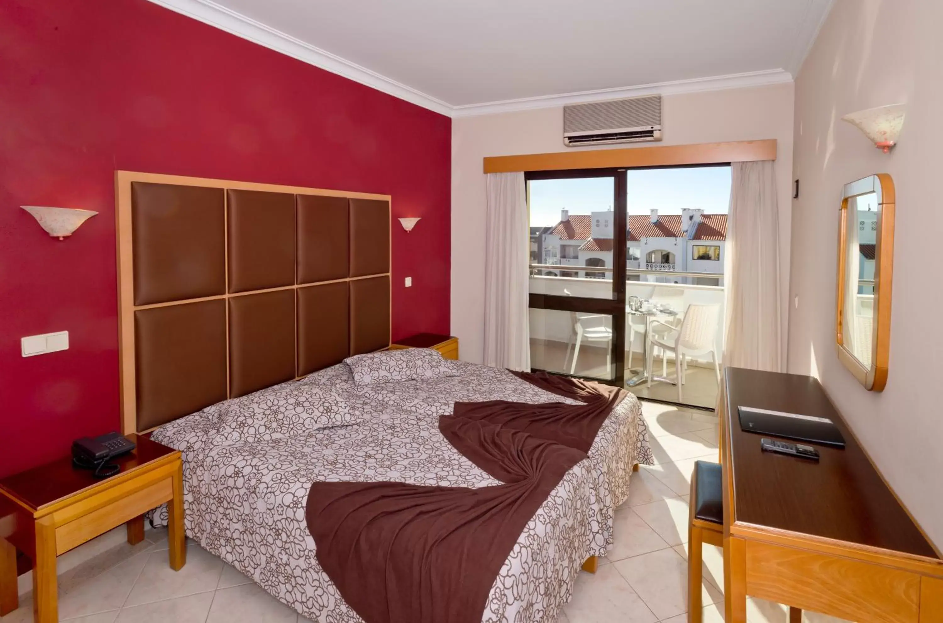 Bedroom in Aparthotel Paladim & Alagoamar