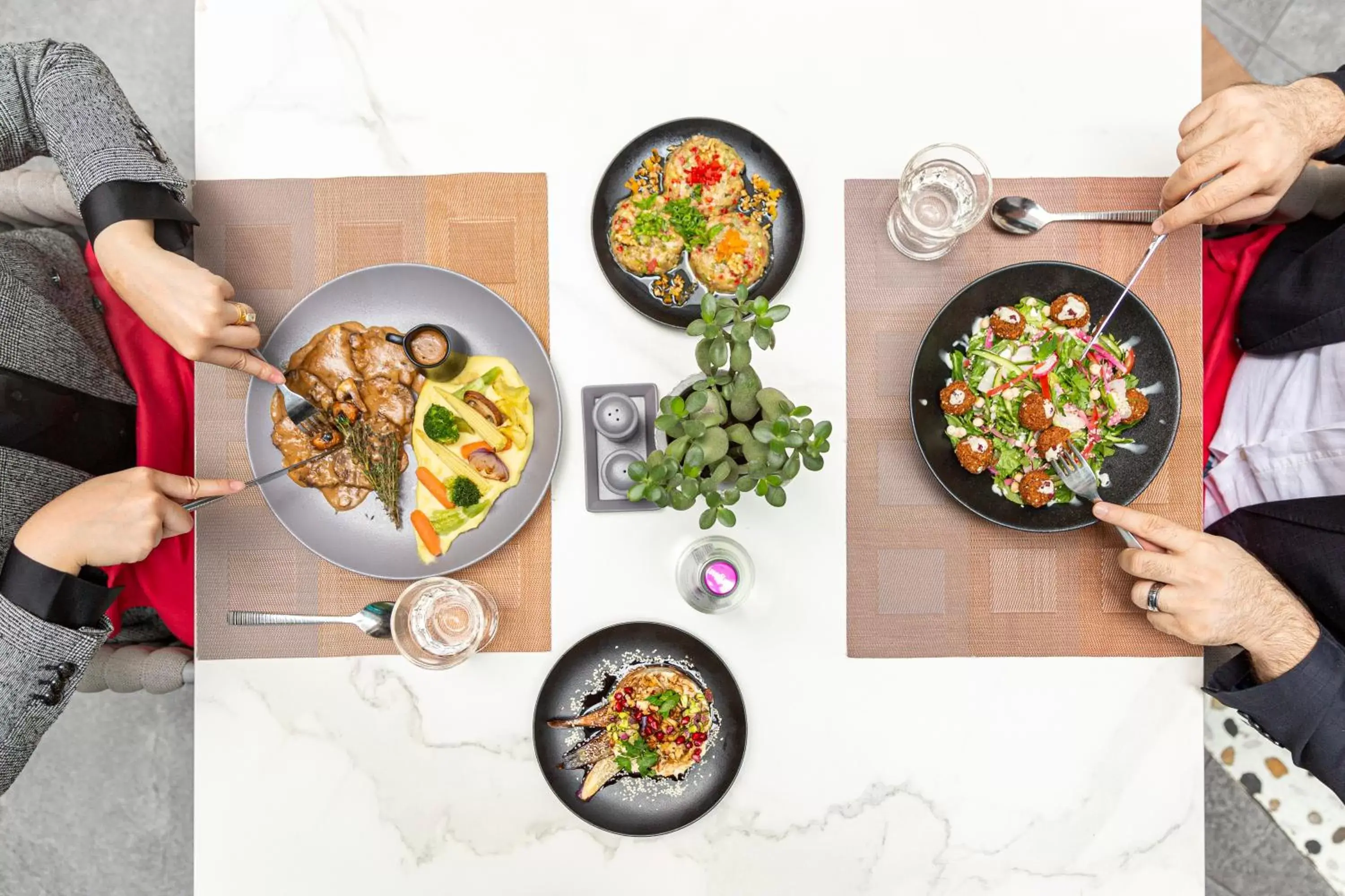 Restaurant/places to eat in InterContinental Doha The City by IHG Restaurant/places to eat in InterContinental Doha The City by IHG