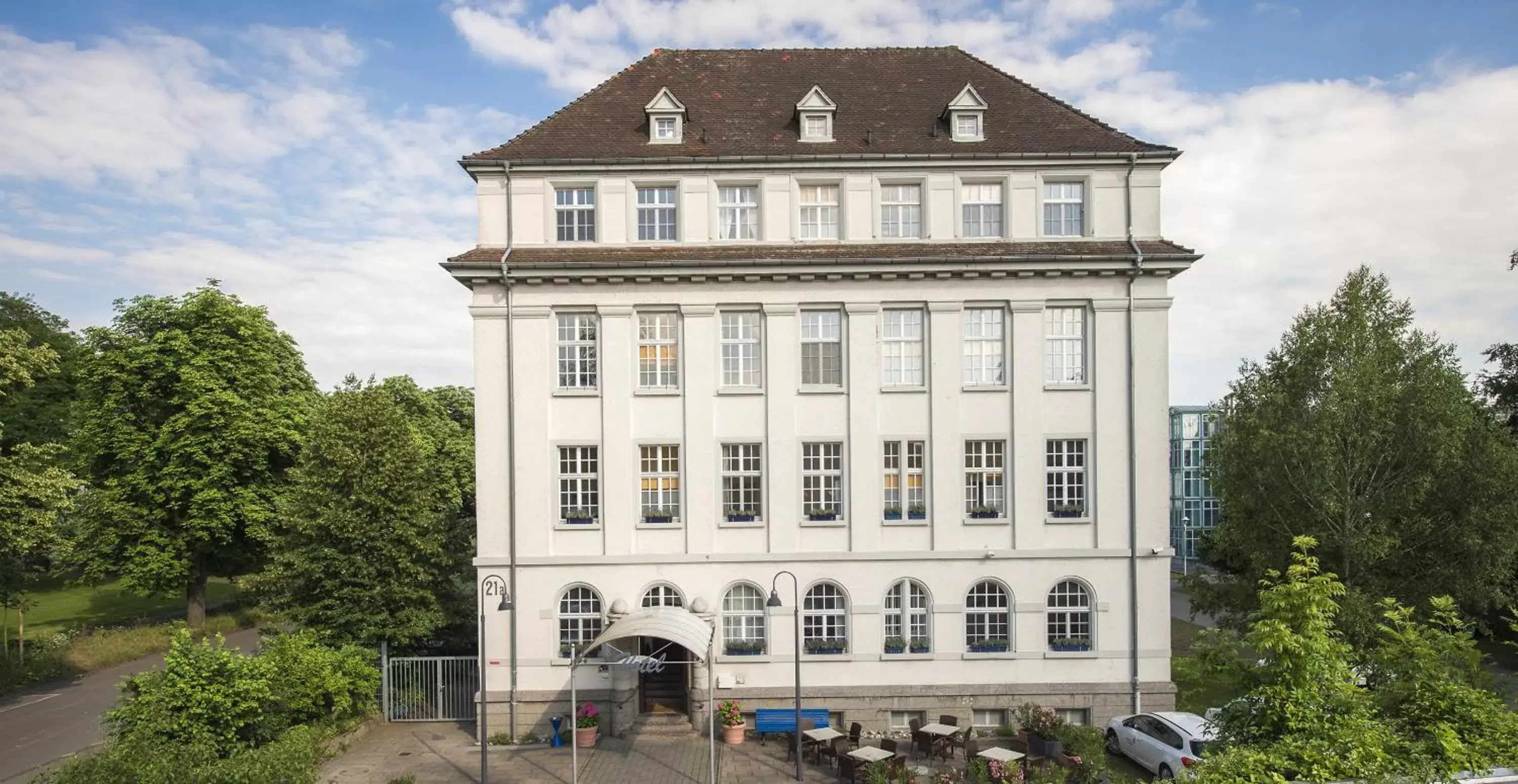 Facade/entrance, Property Building in Apartment Hotel Konstanz