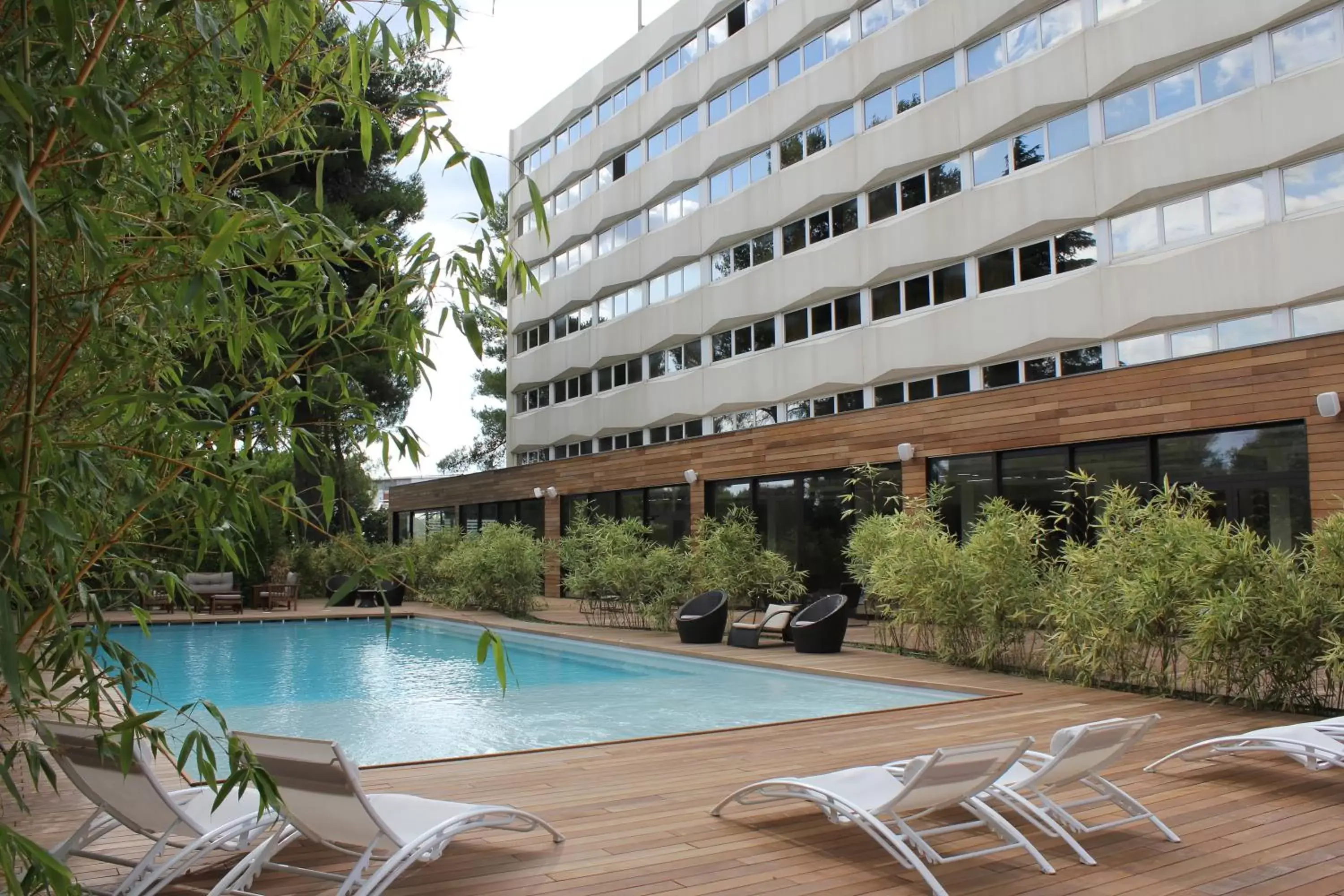 Balcony/Terrace, Property Building in HÔTEL C SUITES chambres spacieuses