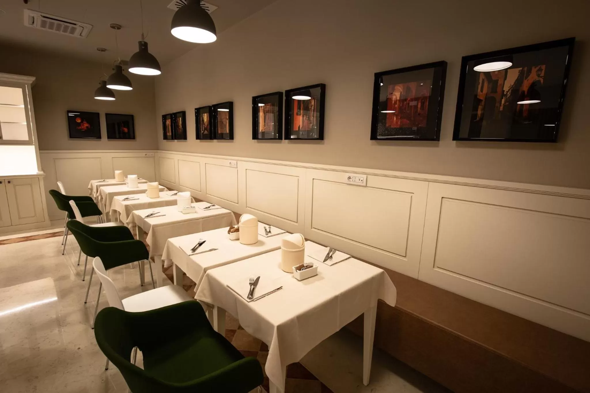 Restaurant/places to eat in Zanhotel Regina