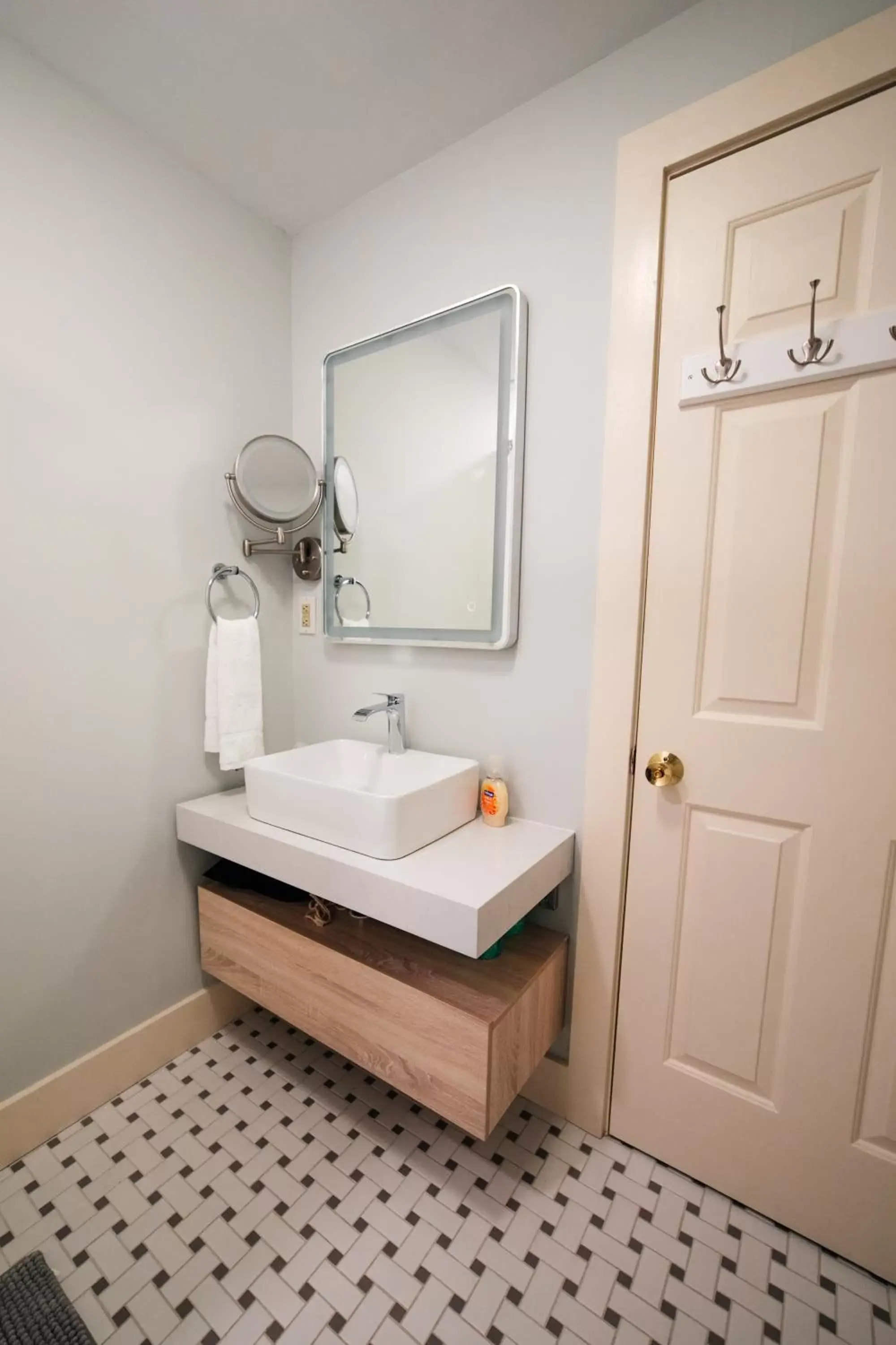 Bathroom in The General Stanton Inn