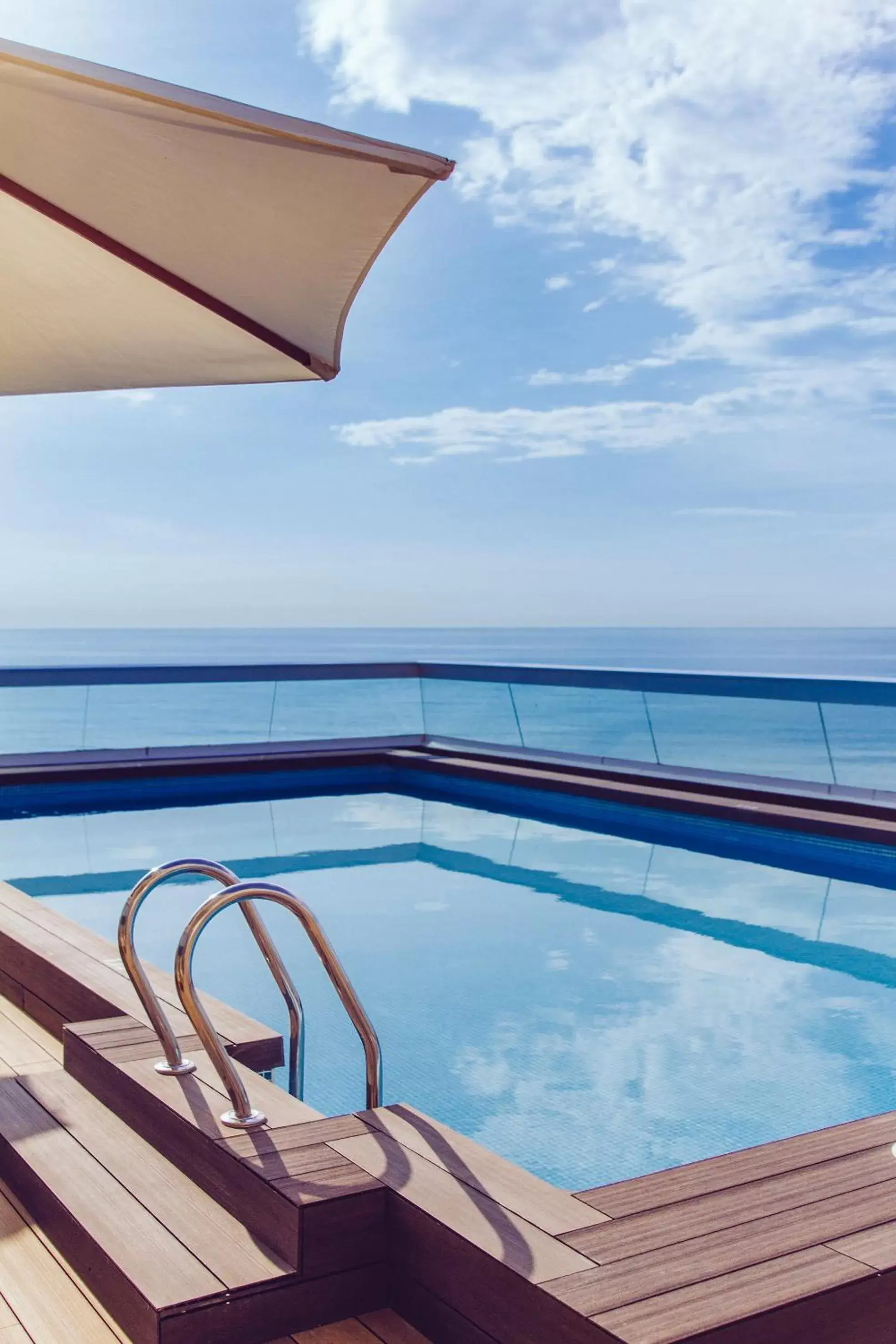 Sea view, Swimming Pool in Suites del Mar by Melia