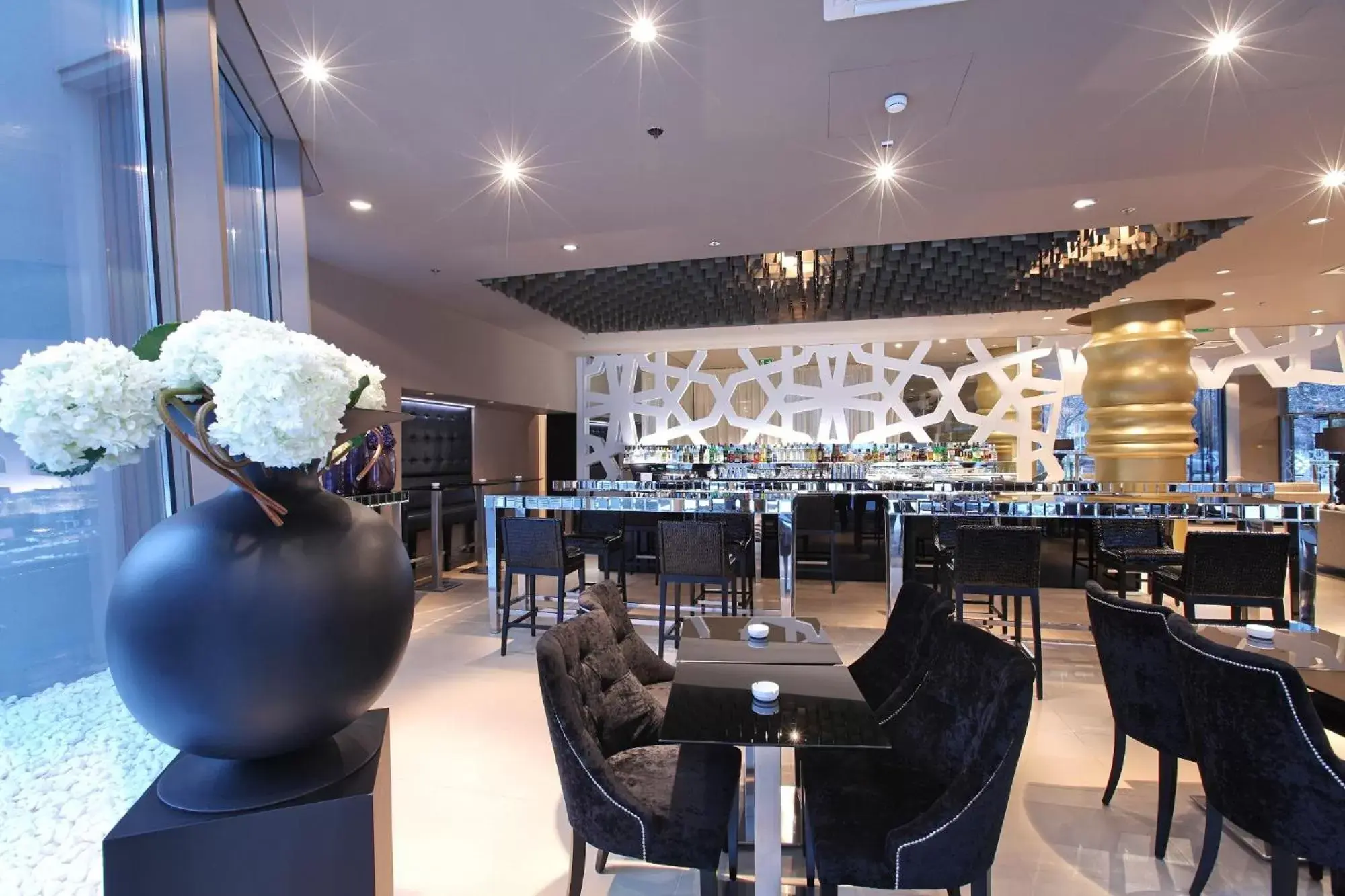 Lounge or bar in Falkensteiner Hotel Belgrade