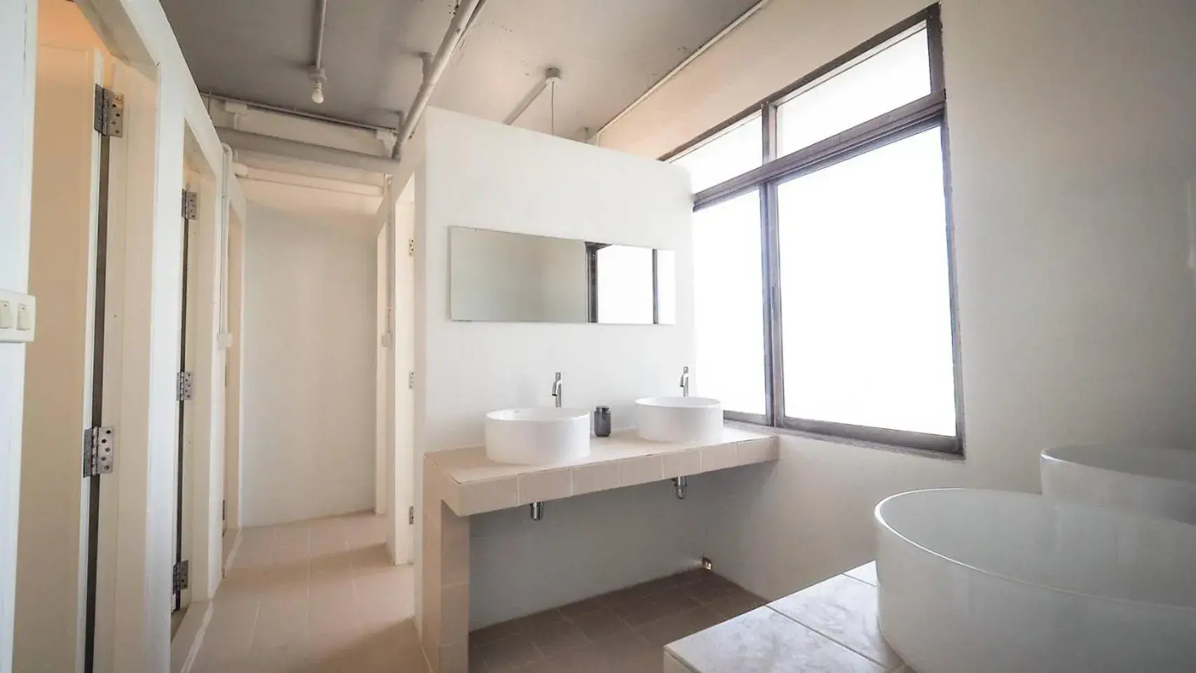 Bathroom in I-Sleep Silom Hostel