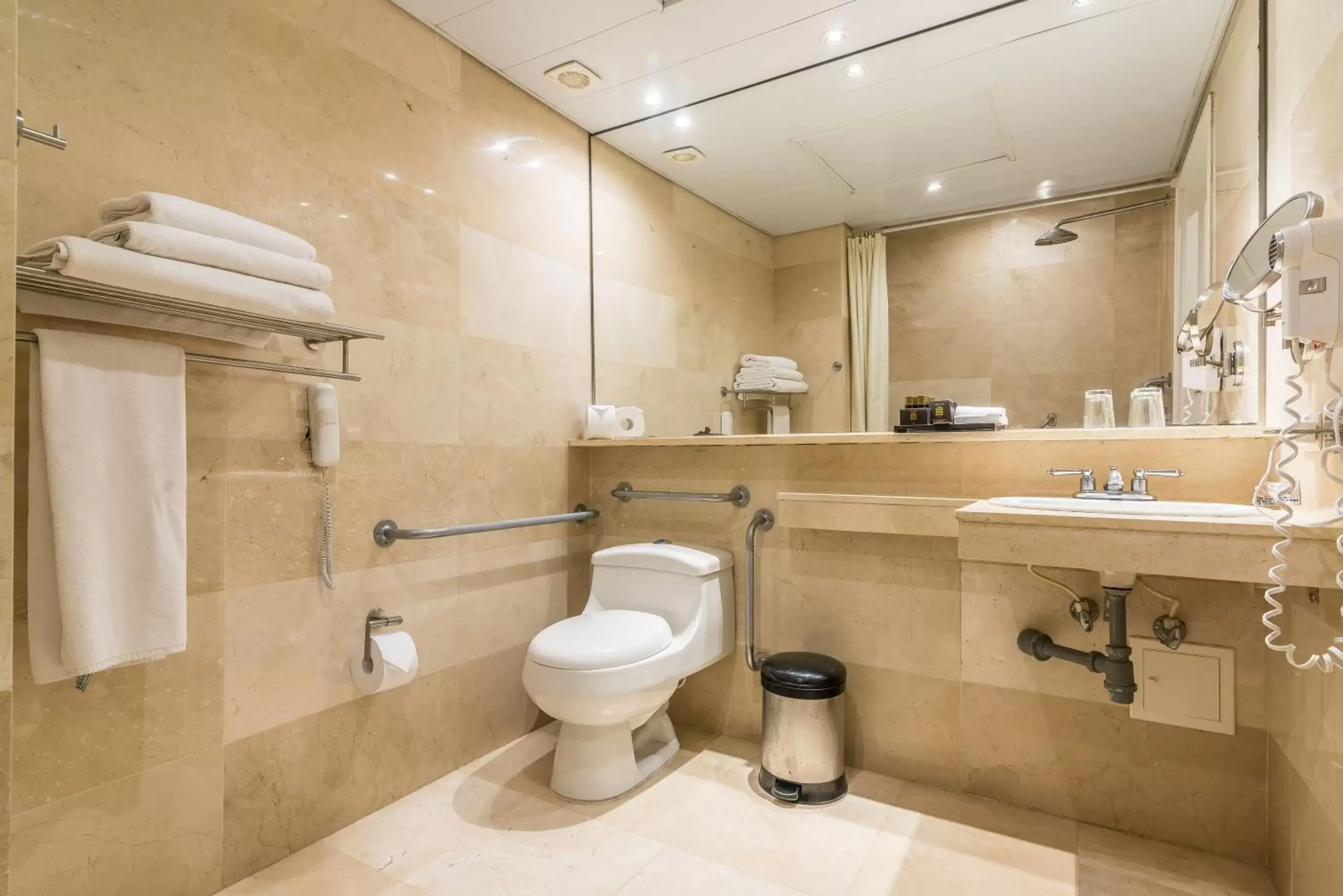 Bathroom in Hotel Caribe by Faranda Grand, a member of Radisson Individuals