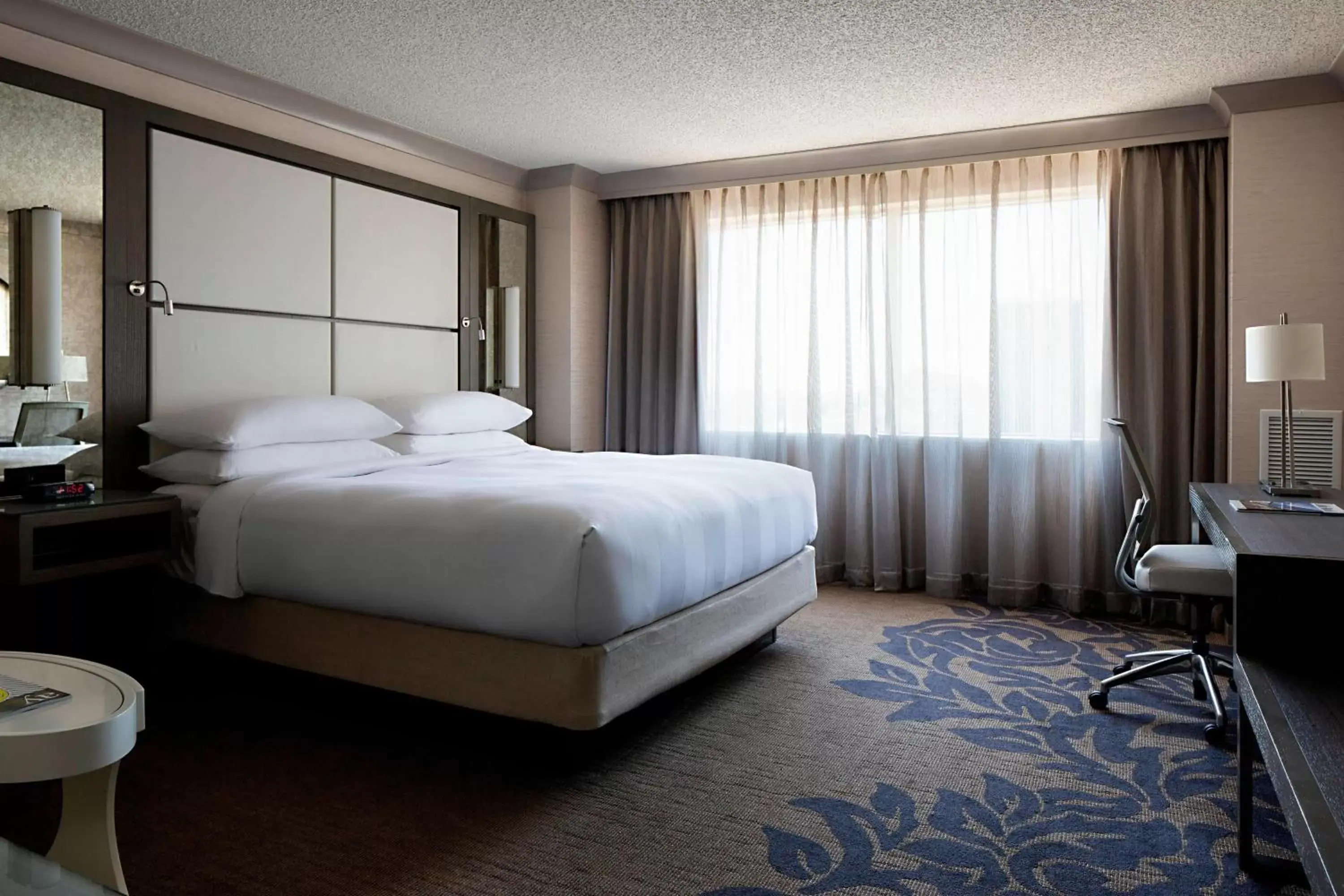 Photo of the whole room, Bed in Little Rock Marriott