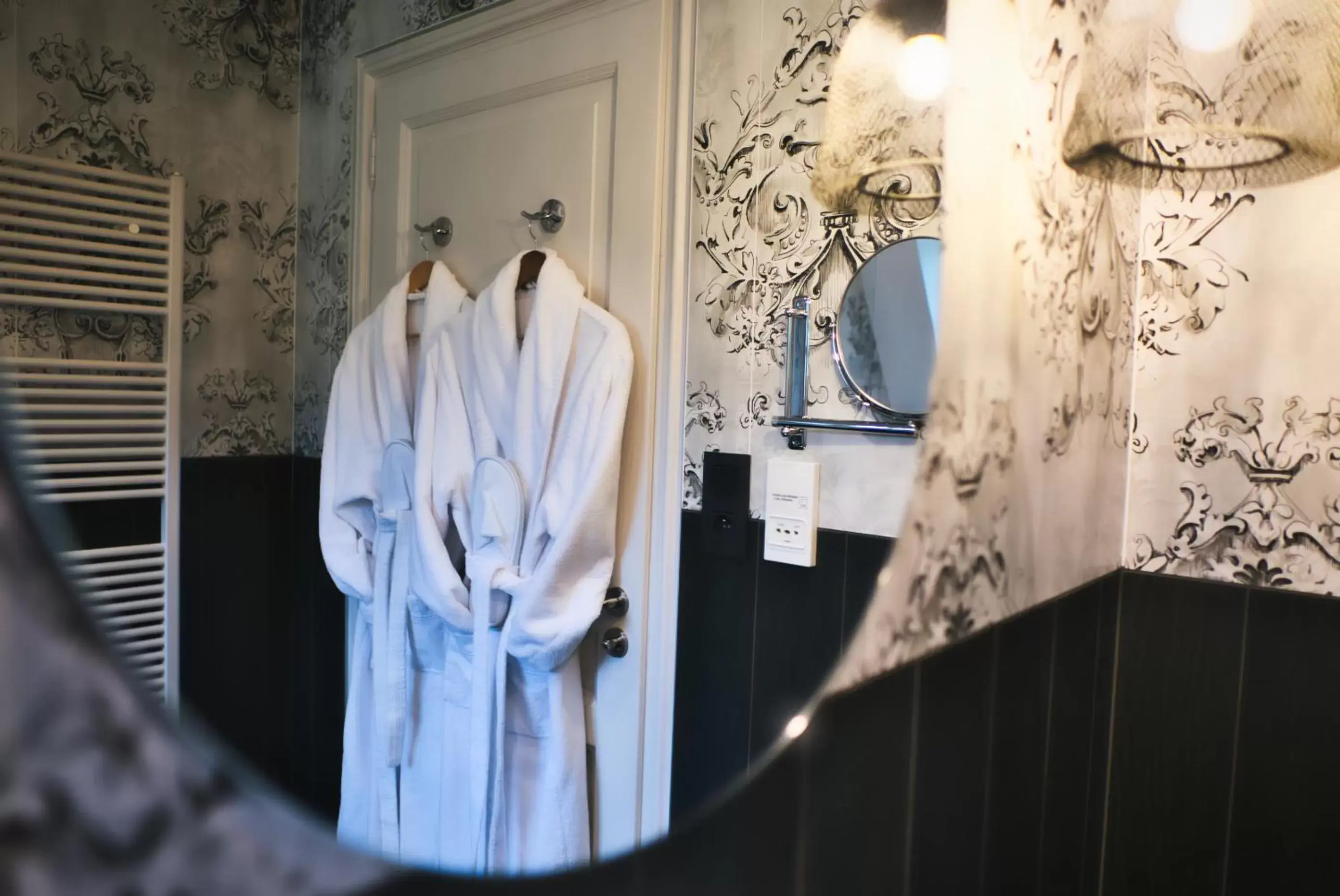 Bedroom, Bathroom in Château des Avenieres - Relais & Châteaux