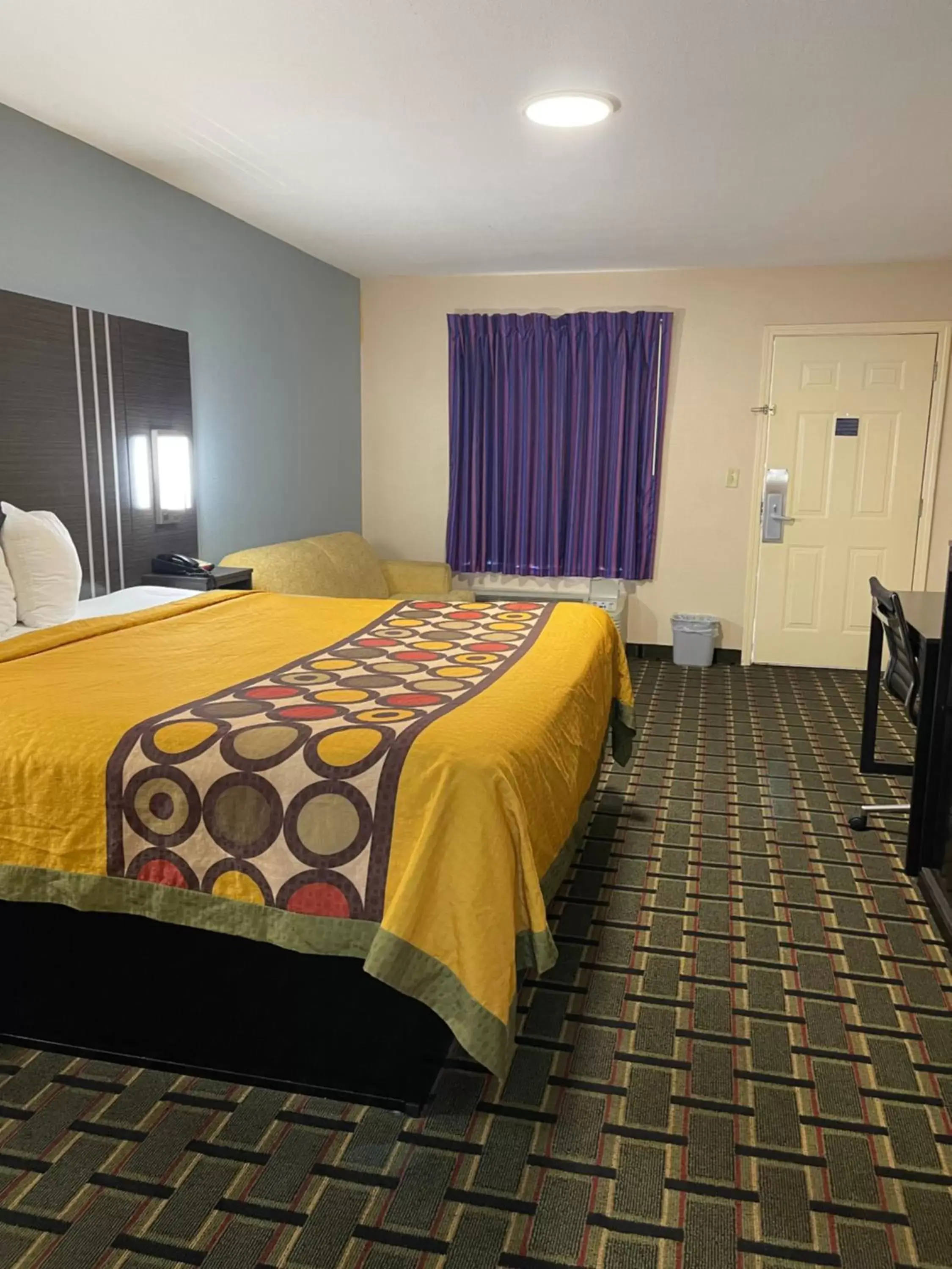 King Room in New Hampshire Inn West Memphis King Room in New Hampshire Inn West Memphis