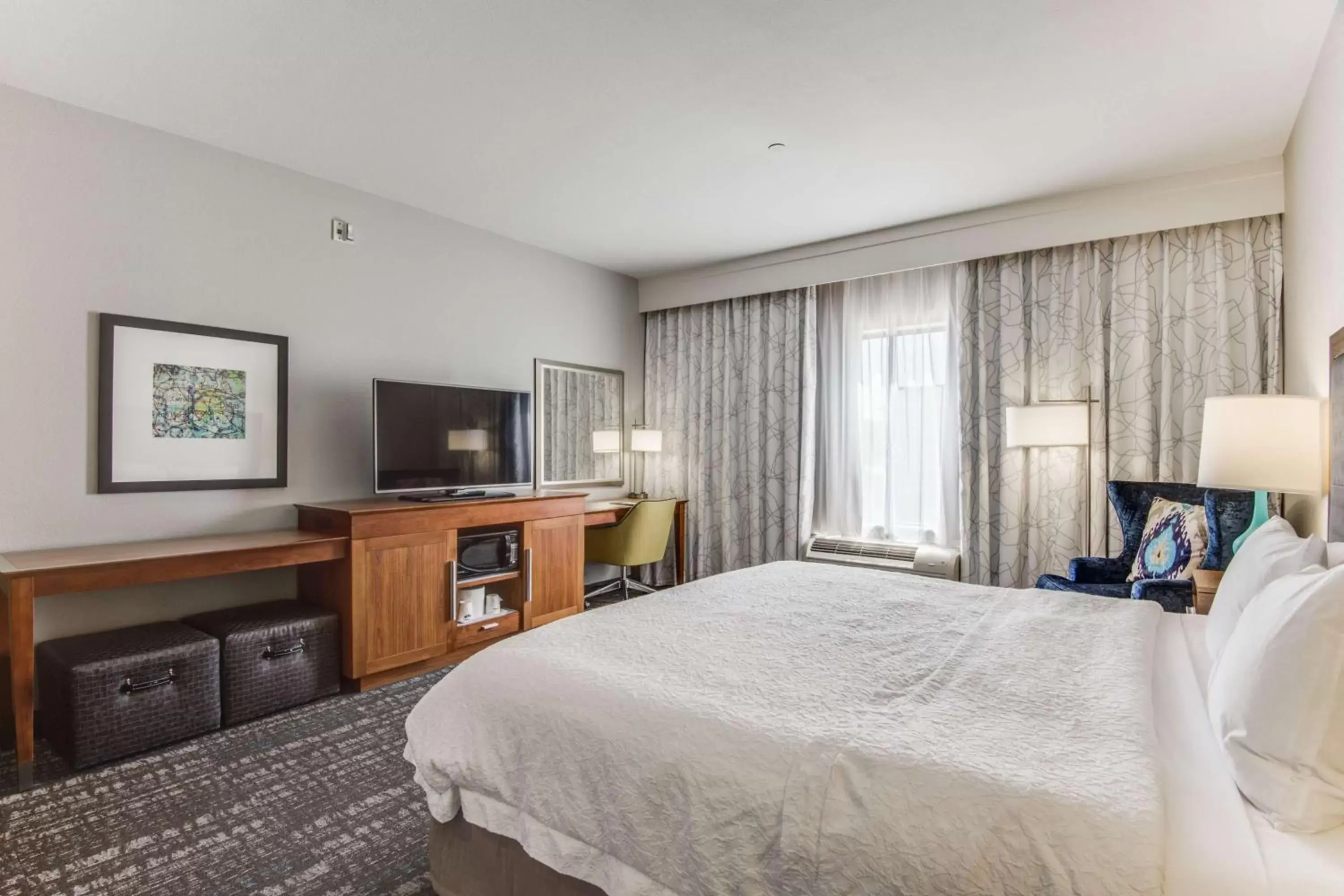 Bedroom, Bed in Hampton Inn & Suites Dallas/Ft. Worth Airport South