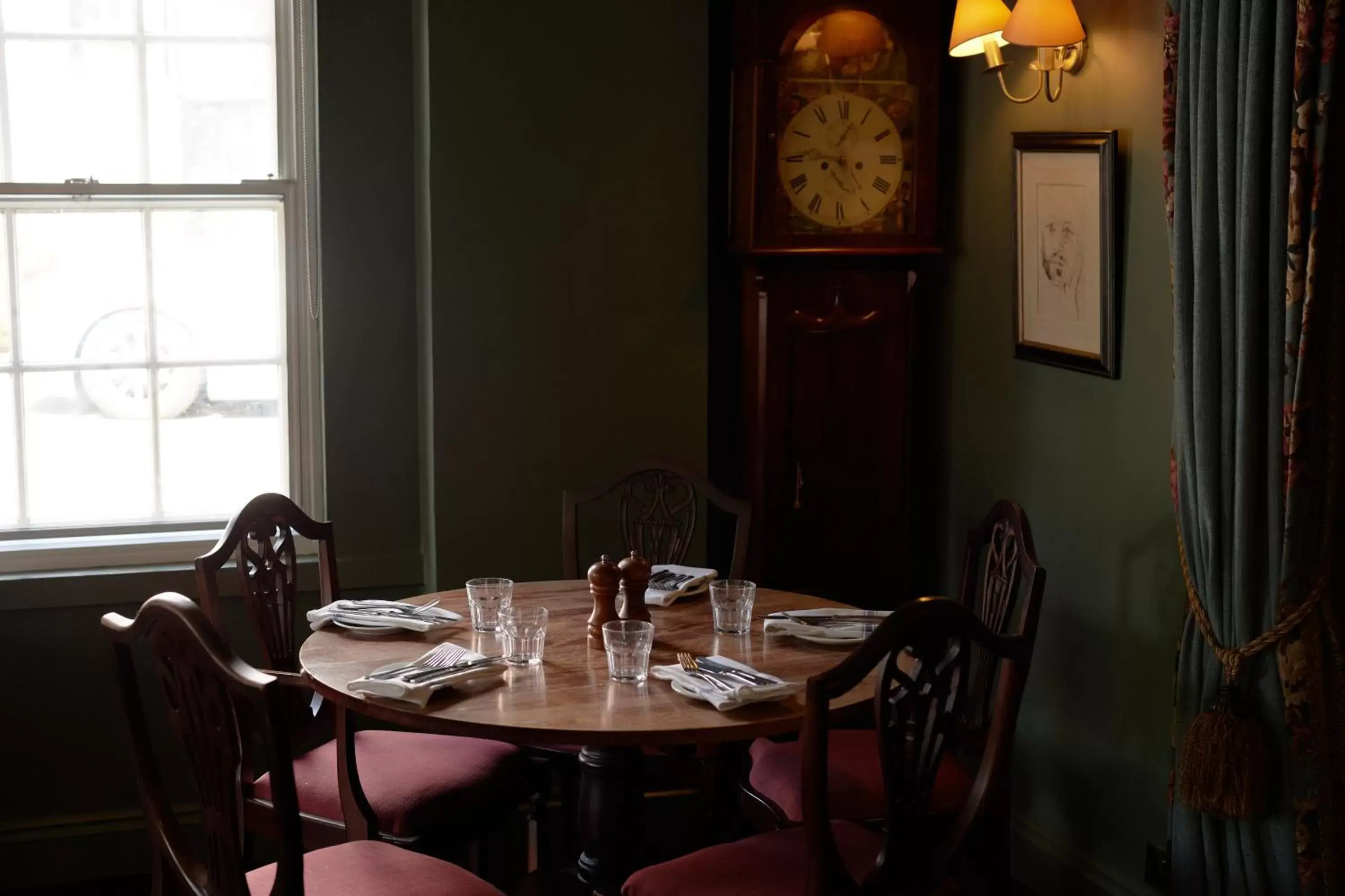 Other, Restaurant/Places to Eat in The Pembroke Arms