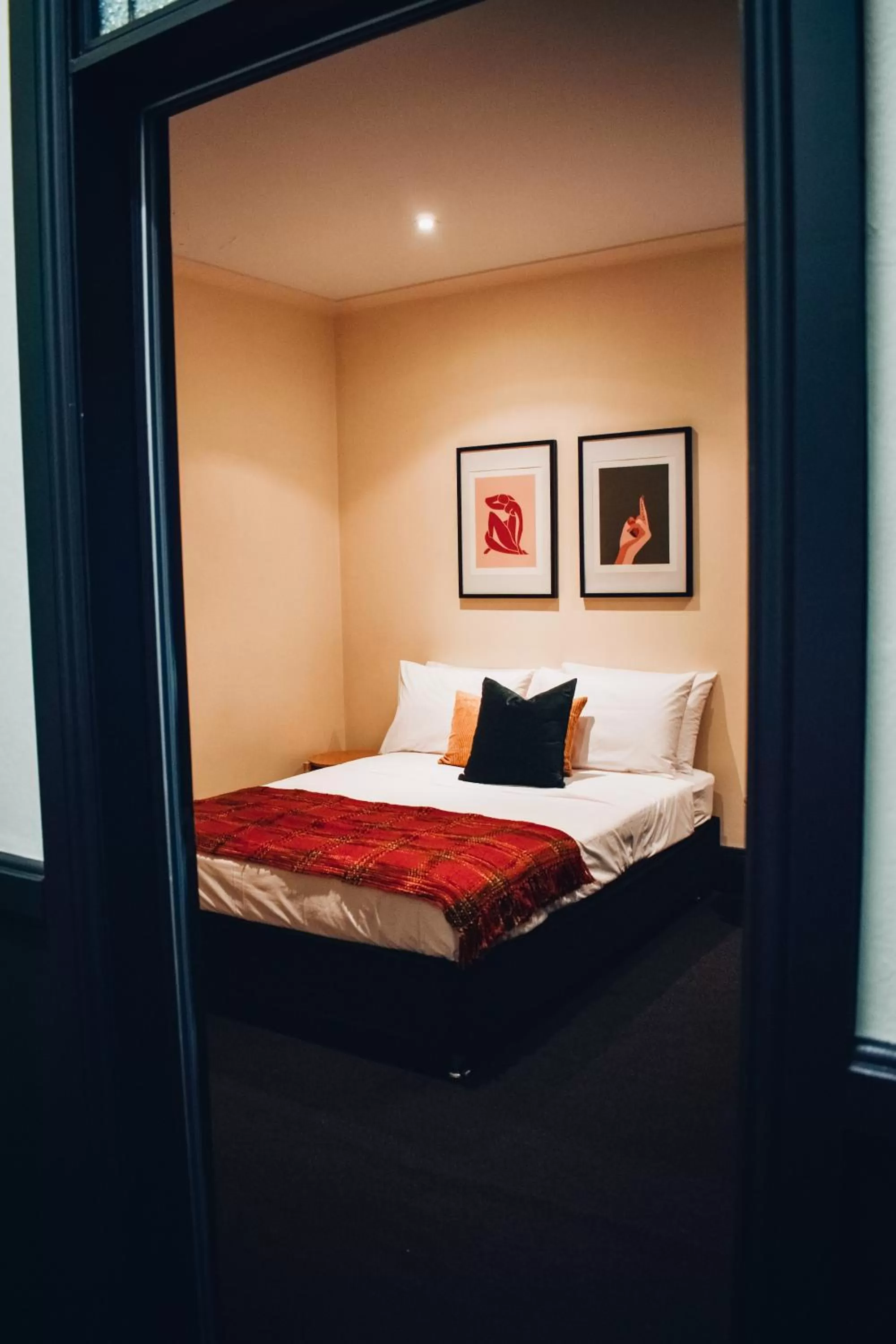 Bed in The Sherwood Hotel