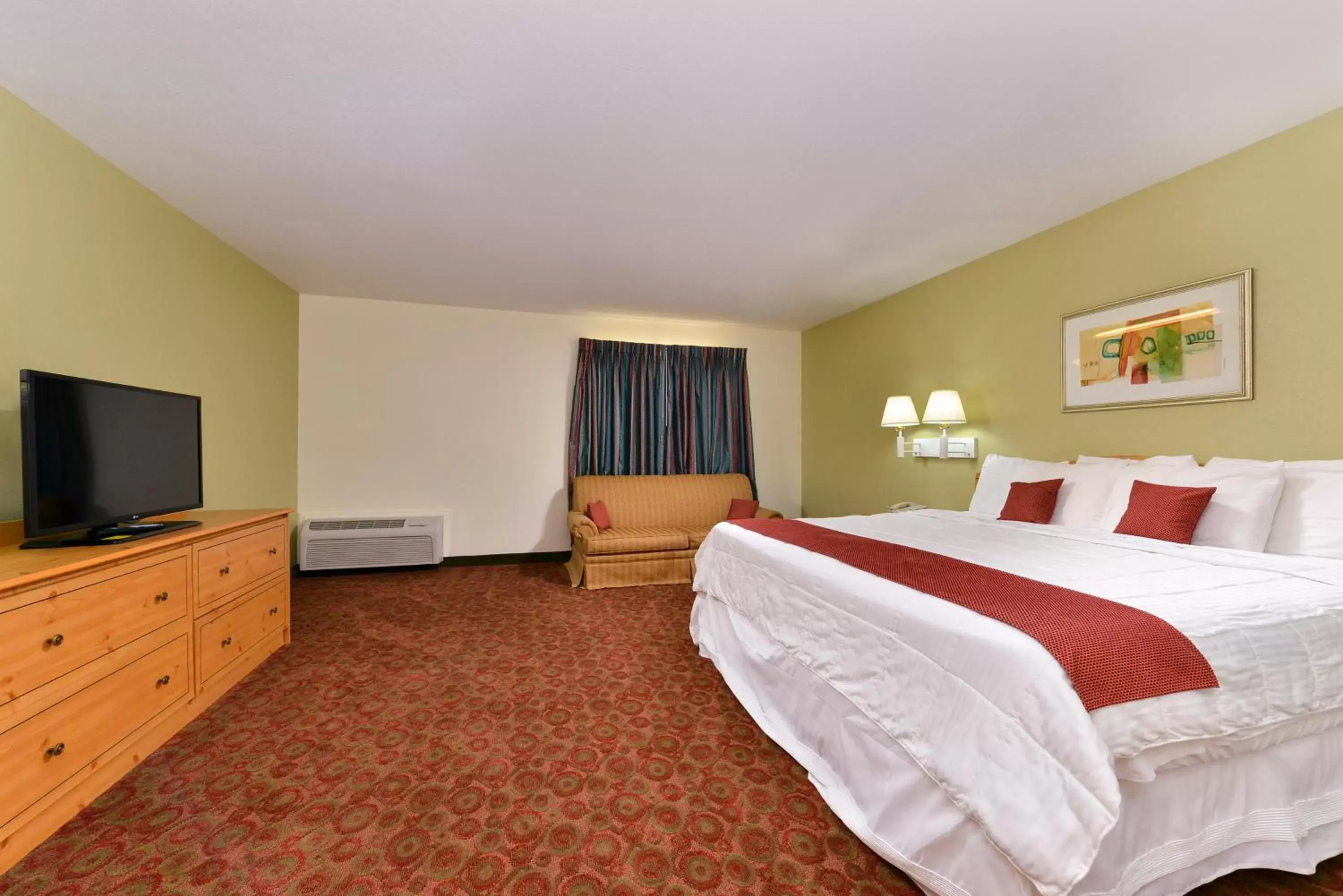 Bed in Americas Best Value Inn & Suites-Winnie