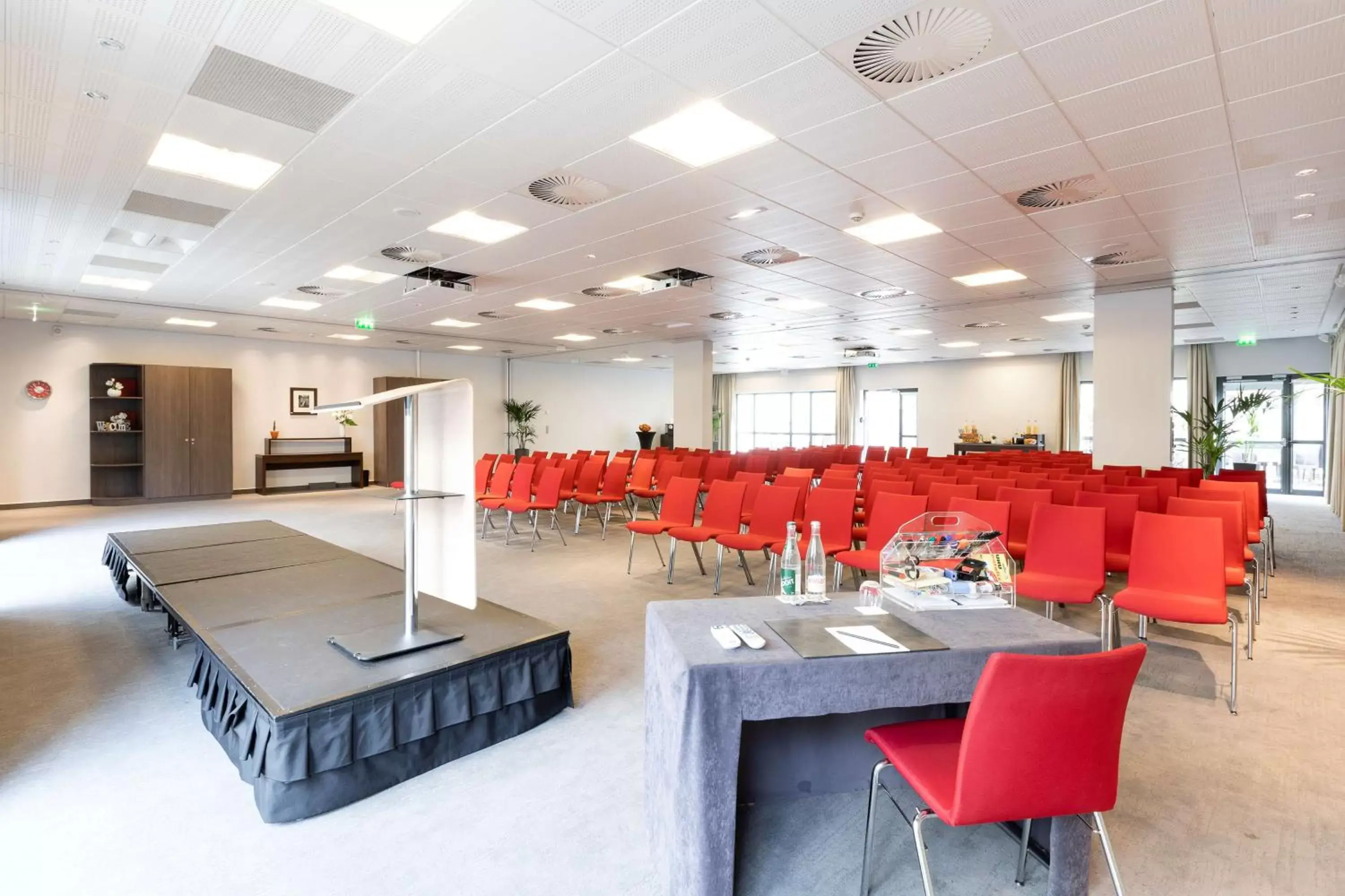Meeting/conference room in Radisson Blu Hotel, Paris Boulogne