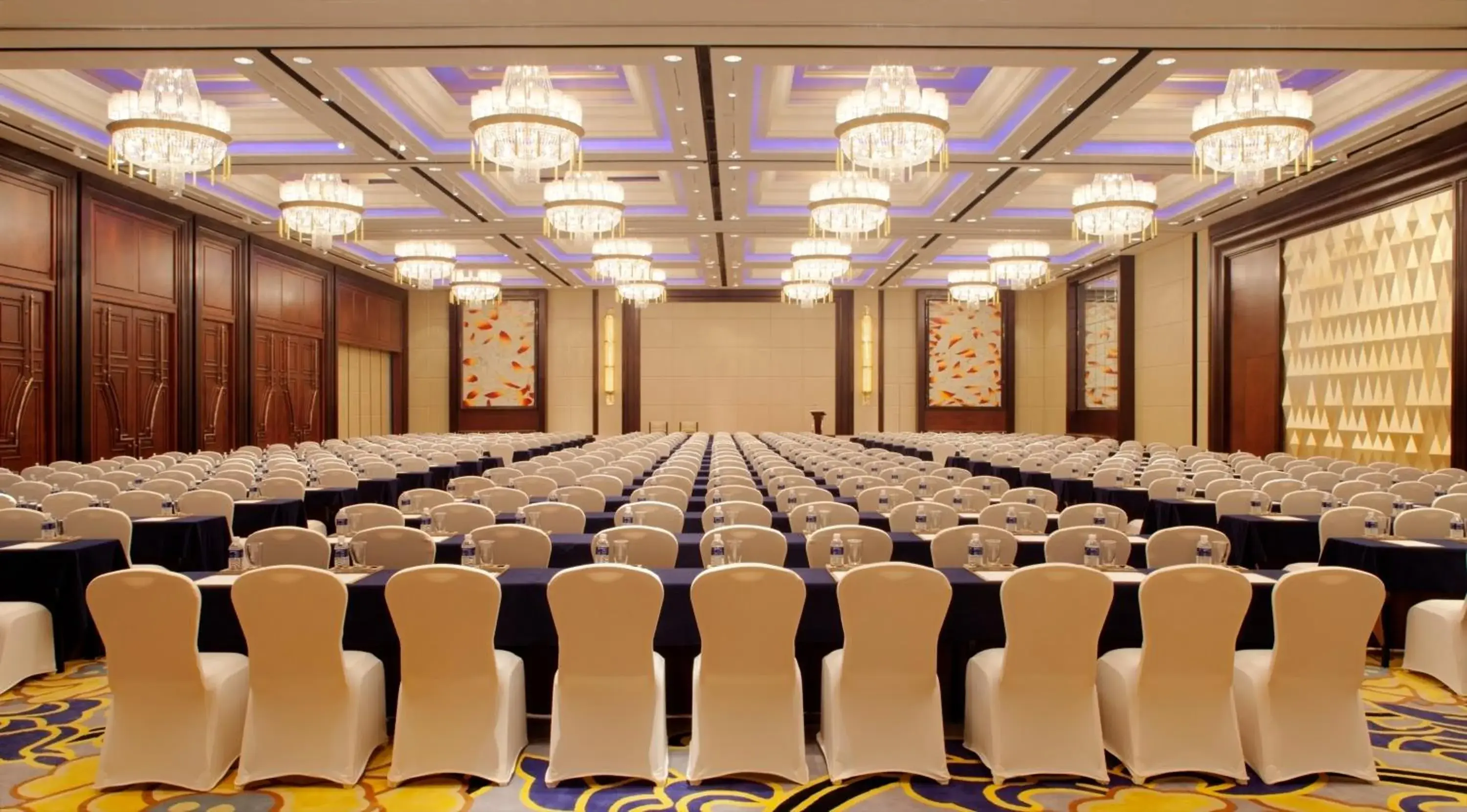 Business facilities in Radisson Blu Plaza Chongqing