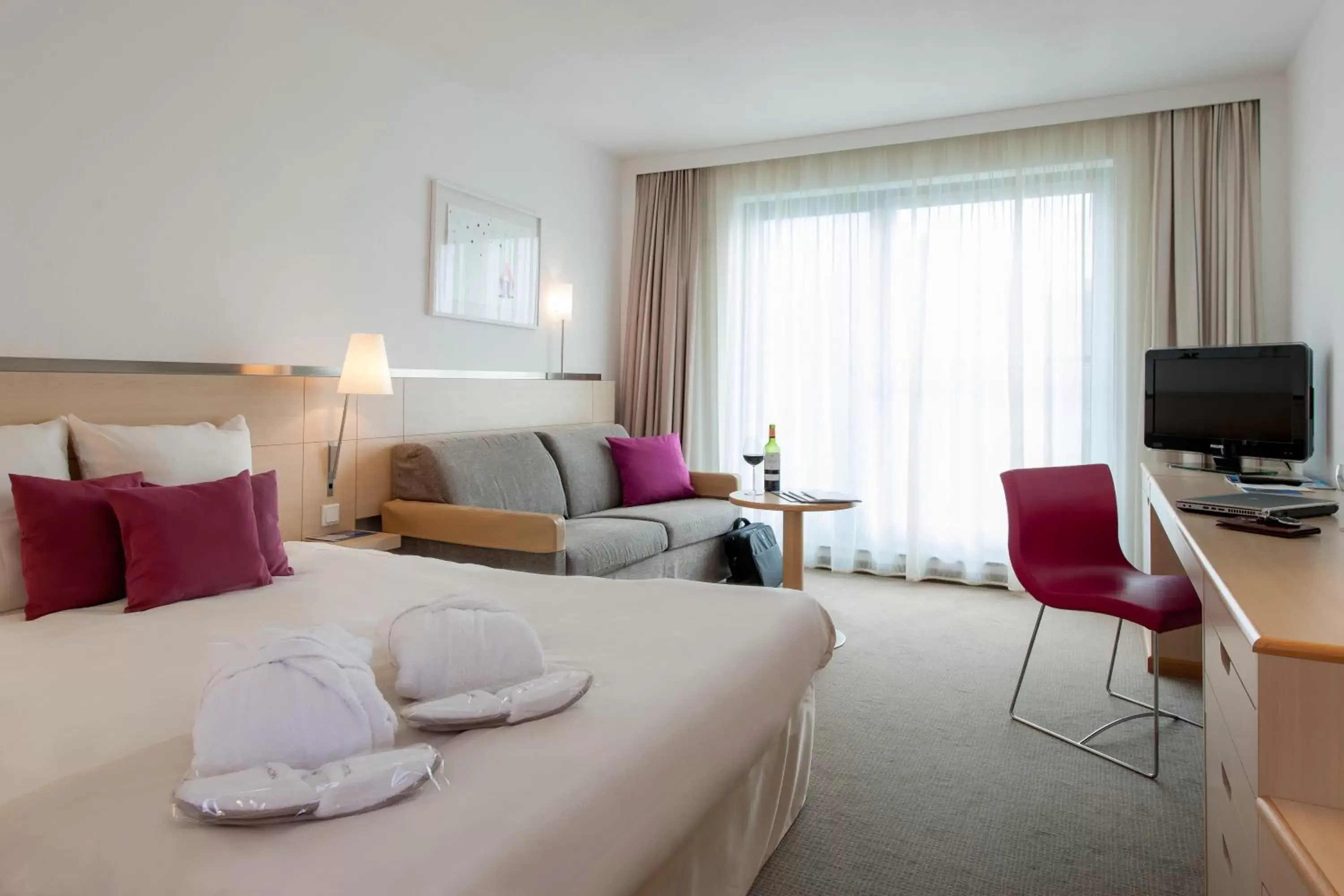 Photo of the whole room, Bed in Novotel Berlin Mitte