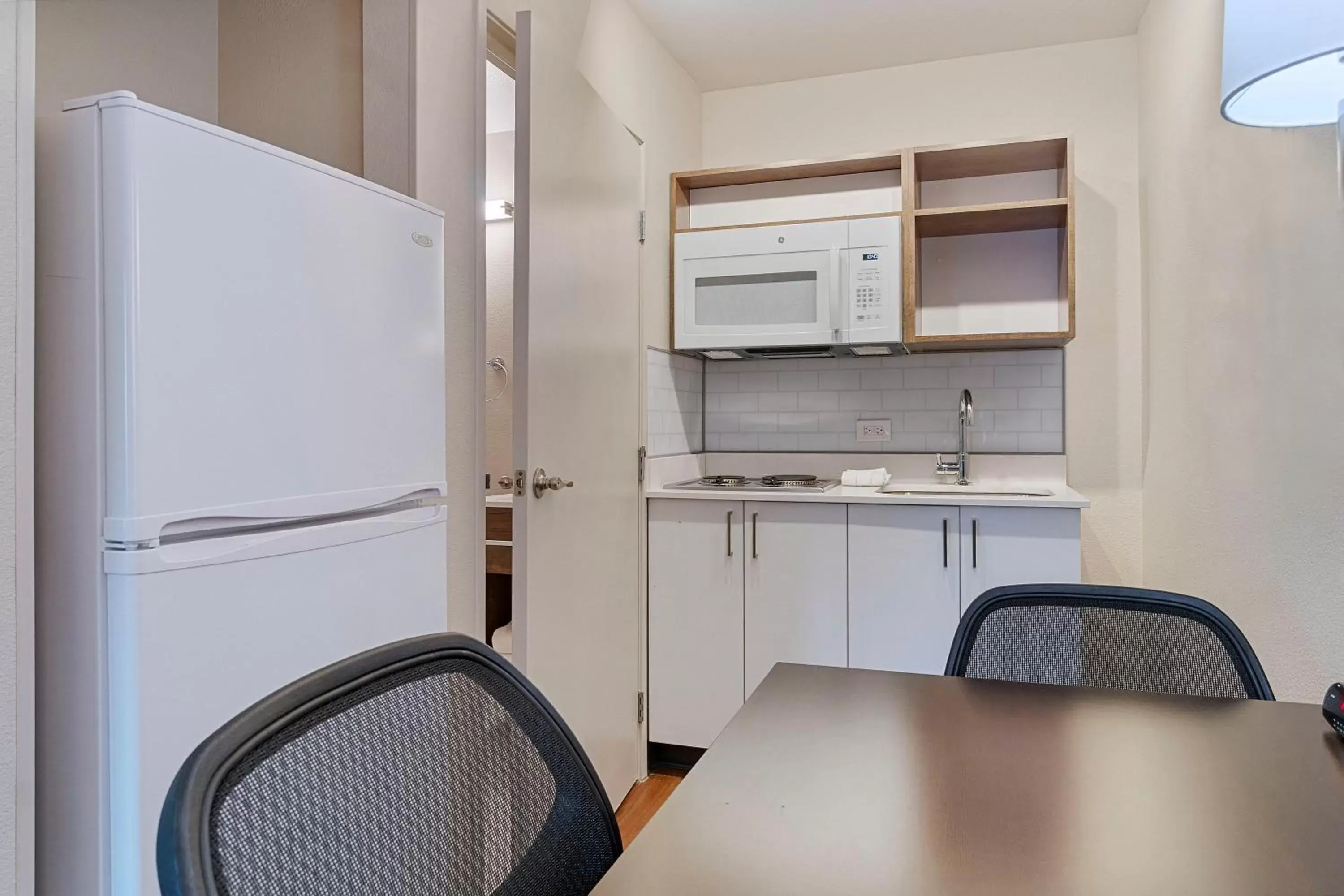 Kitchen or kitchenette in Extended Stay America Suites - San Francisco - San Mateo - SFO