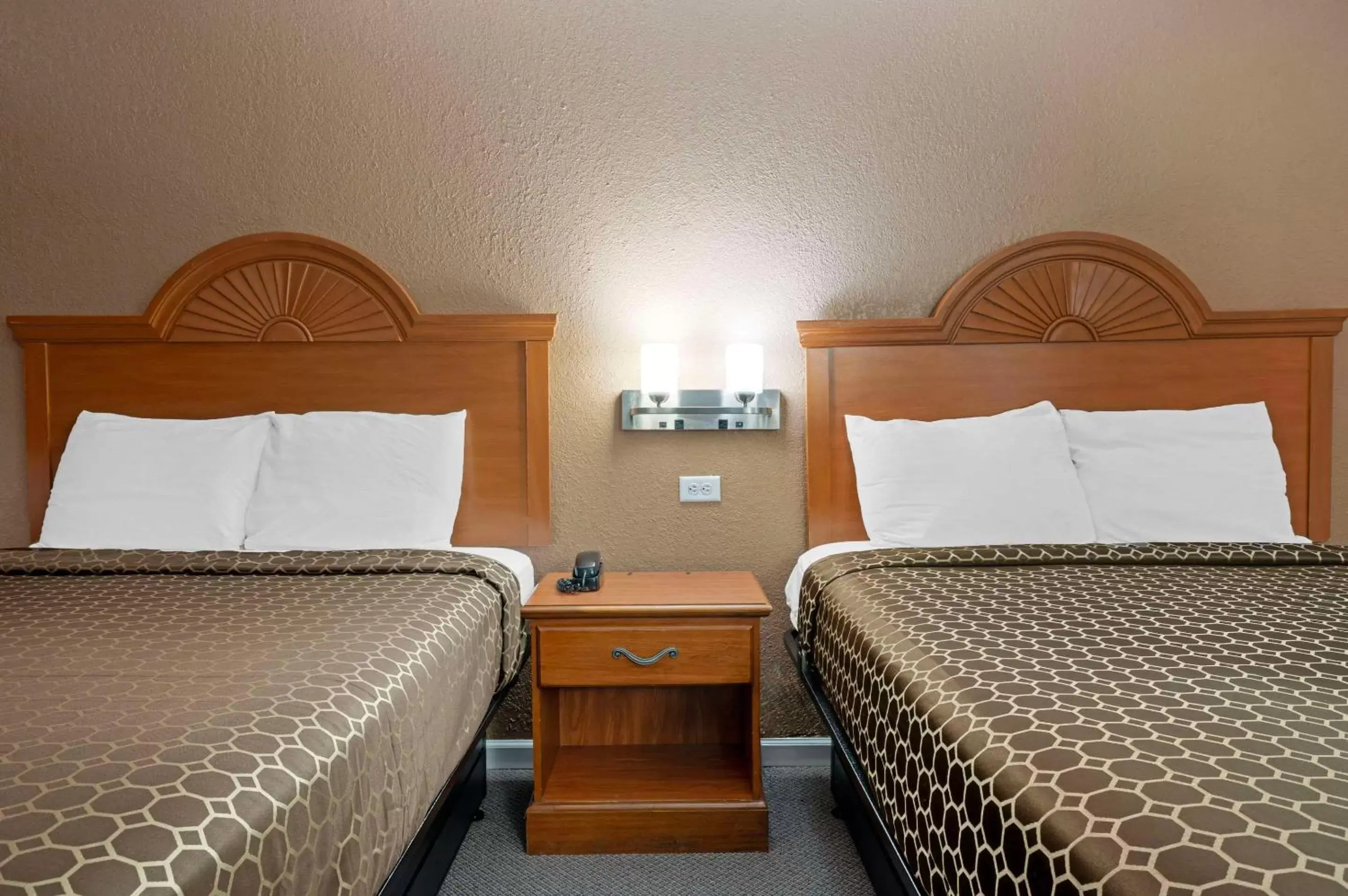Bedroom, Bed in Rodeway Inn Terre Haute