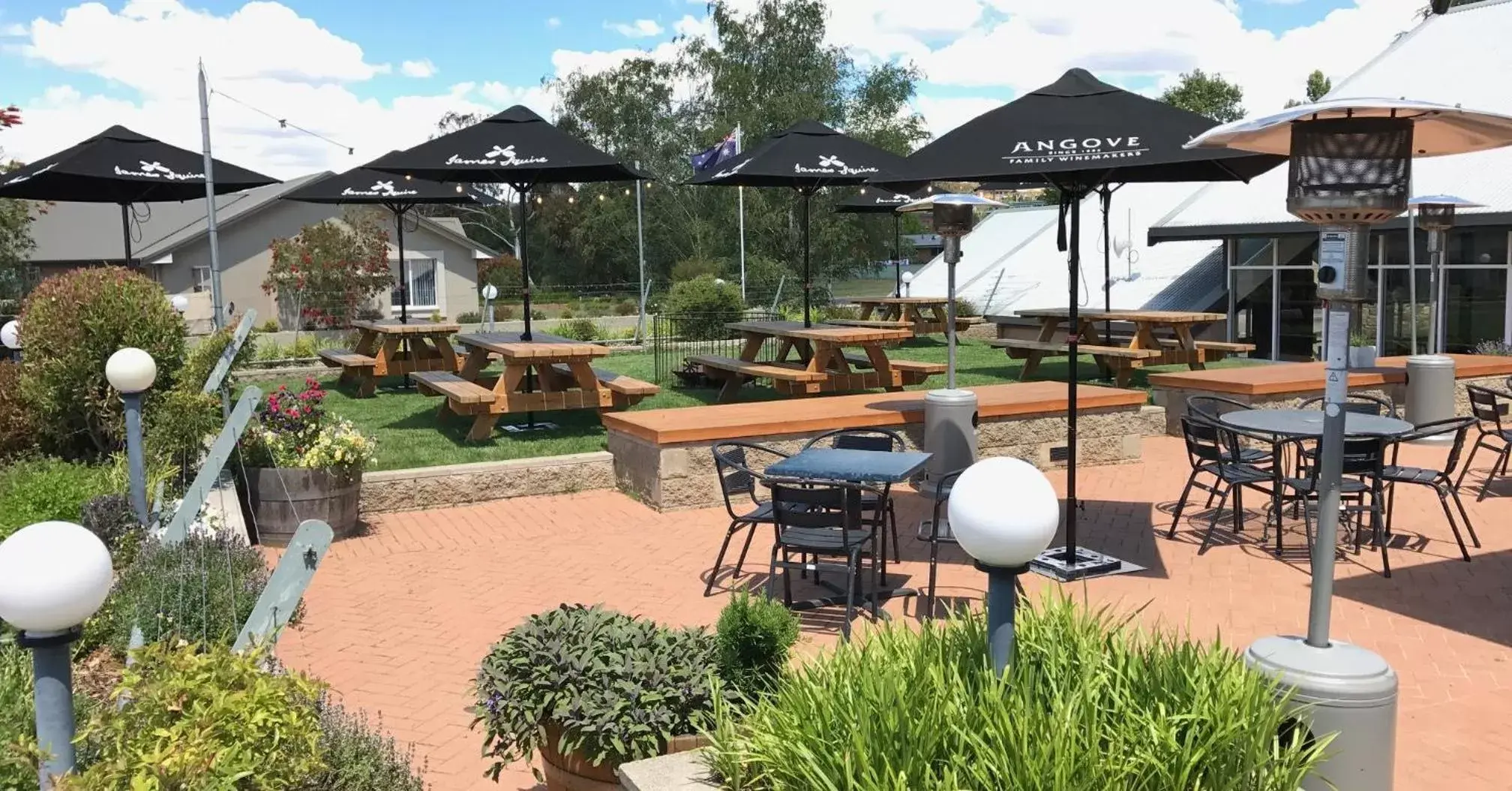 Garden in Rydges Horizons Snowy Mountains