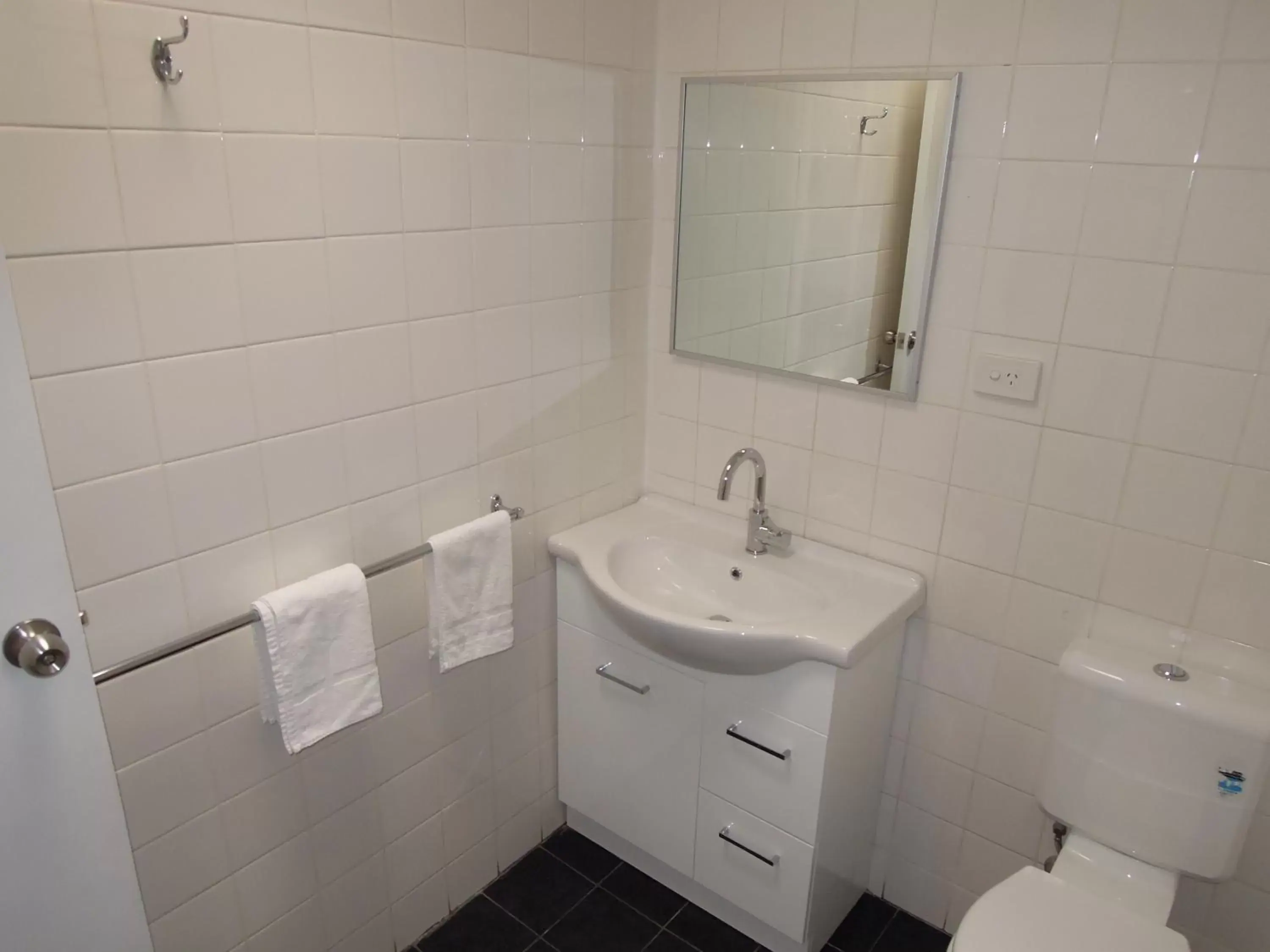 Bathroom in Jackaroo Apartments