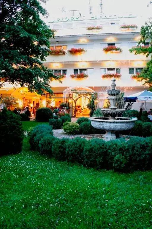 Property Building in Seibel's Park Hotel