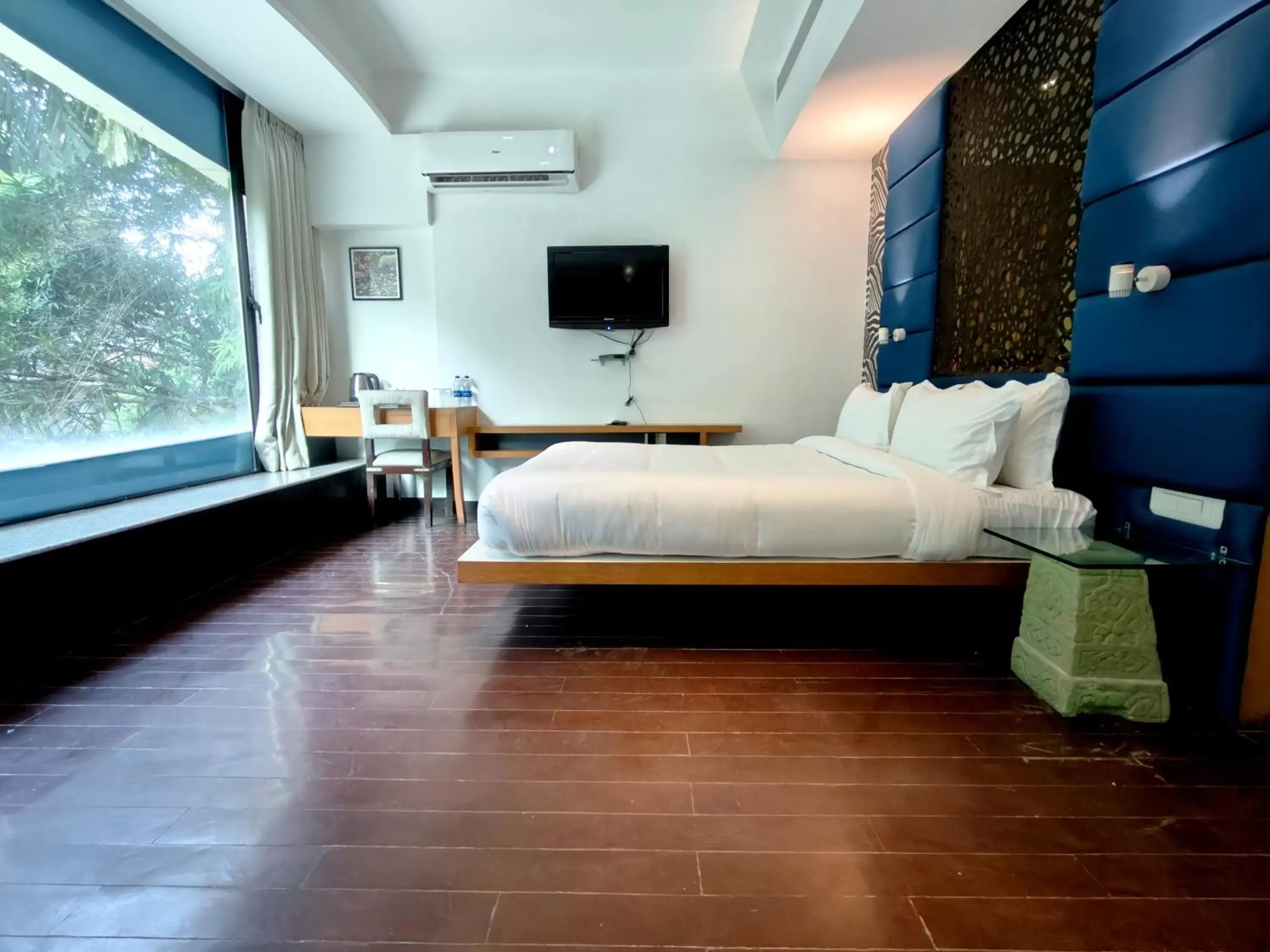 Photo of the whole room in The Sky Imperial Hotel Yahvi Photo of the whole room in The Sky Imperial Hotel Yahvi