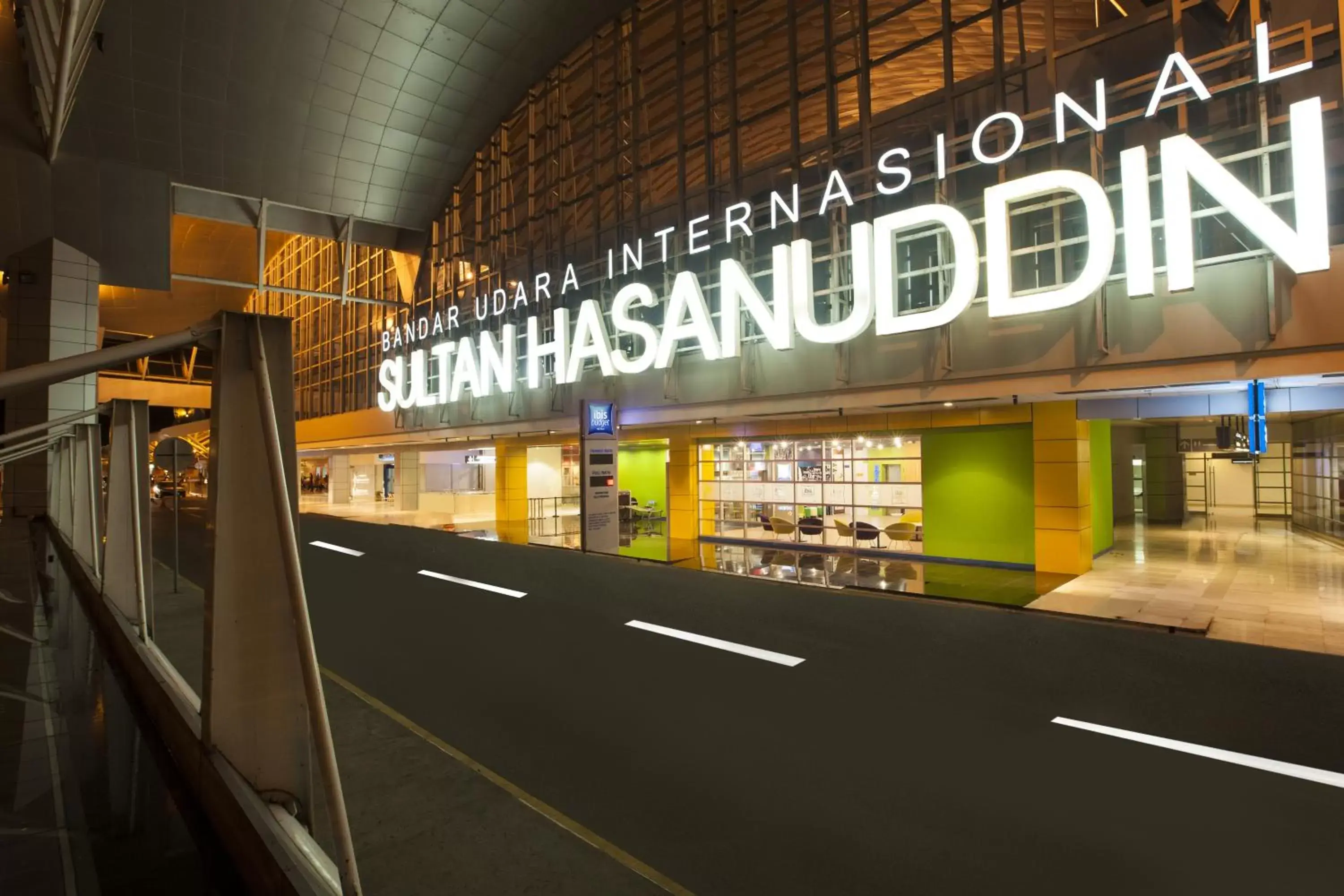 Facade/entrance in Ibis Budget Makassar Airport