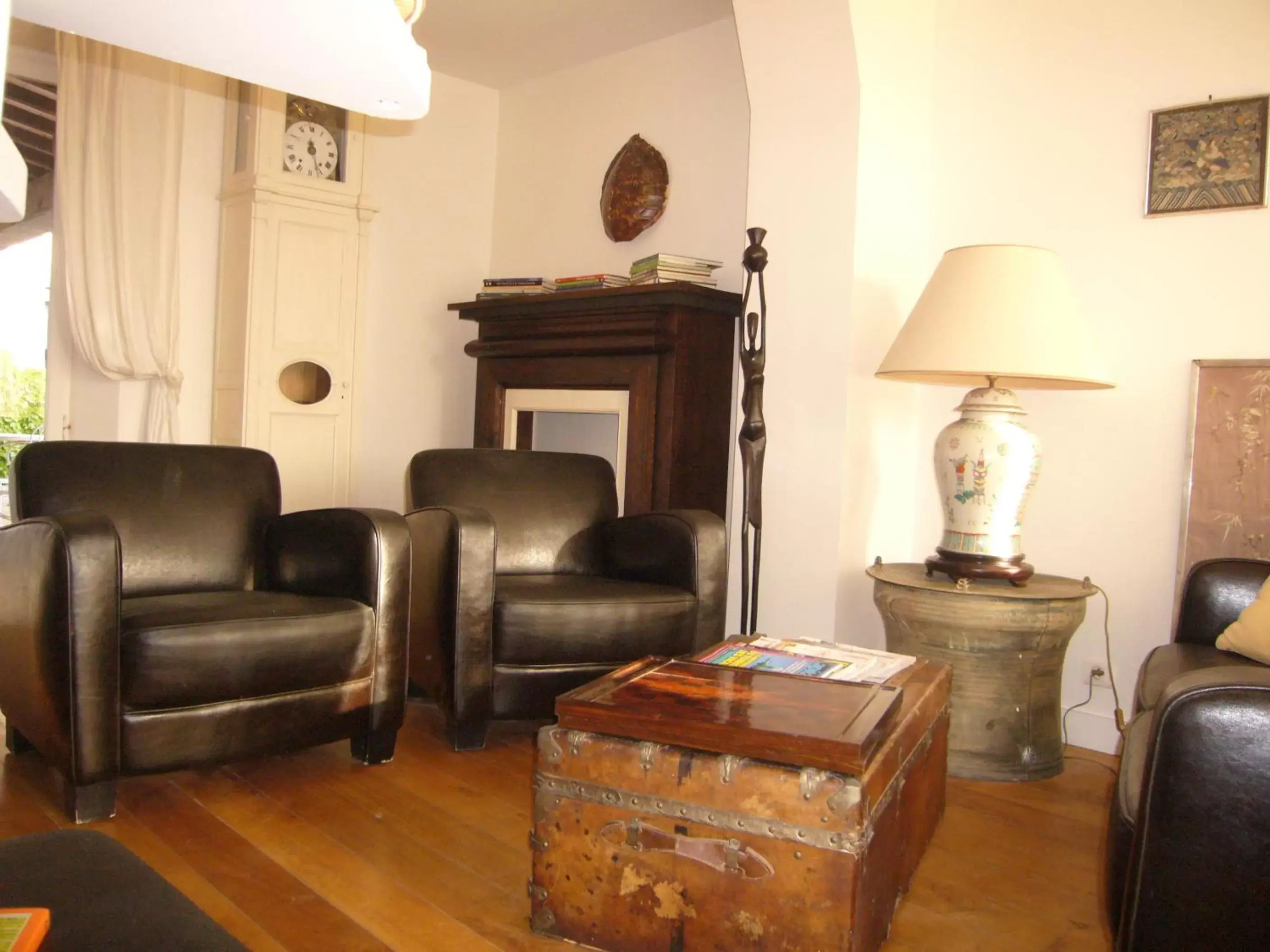 Communal lounge/ TV room, Seating Area in VILLA MERCEDES B&b
