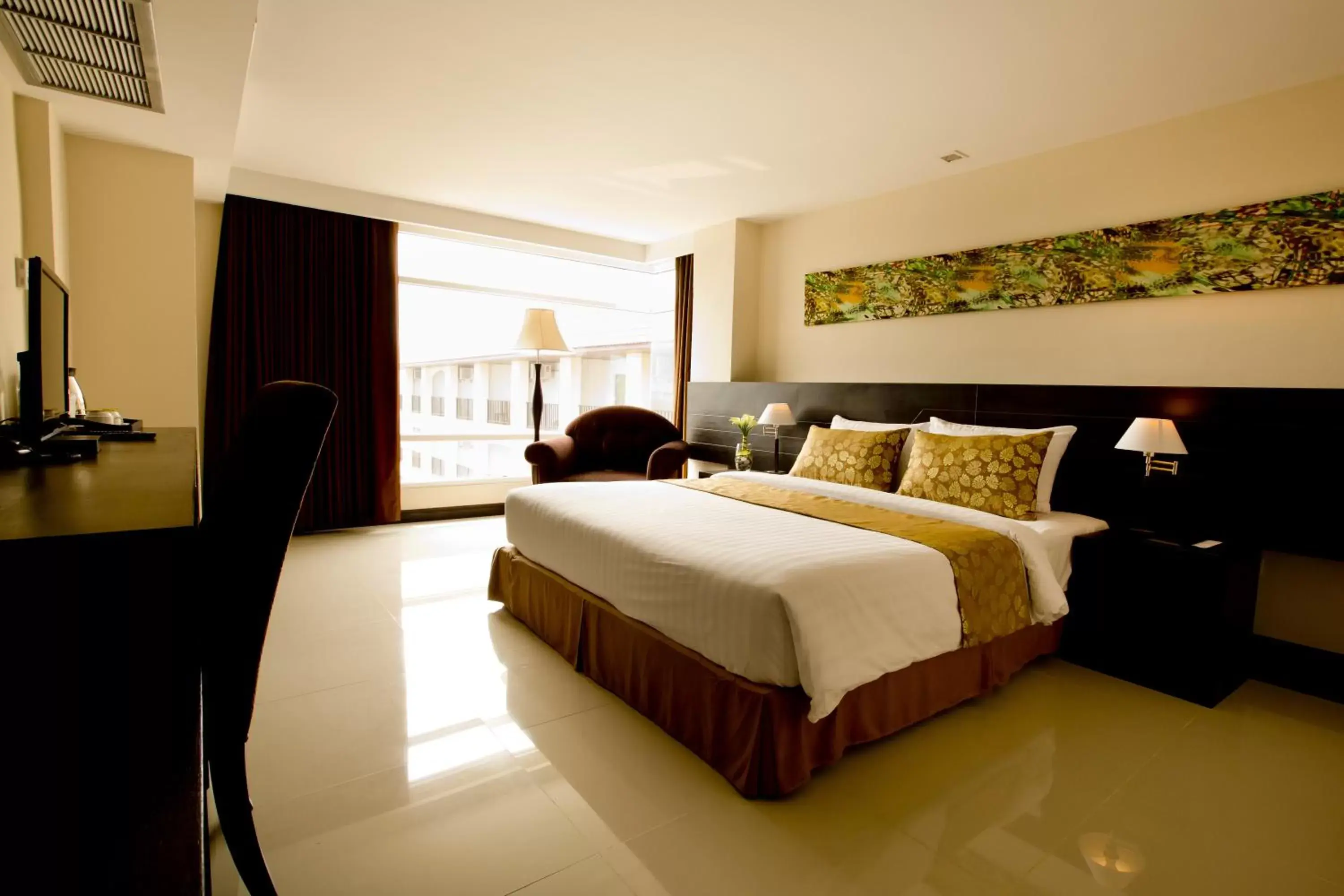 Photo of the whole room, Bed in Sinsuvarn Airport Suite Hotel SHA Extra Plus Certified B5040