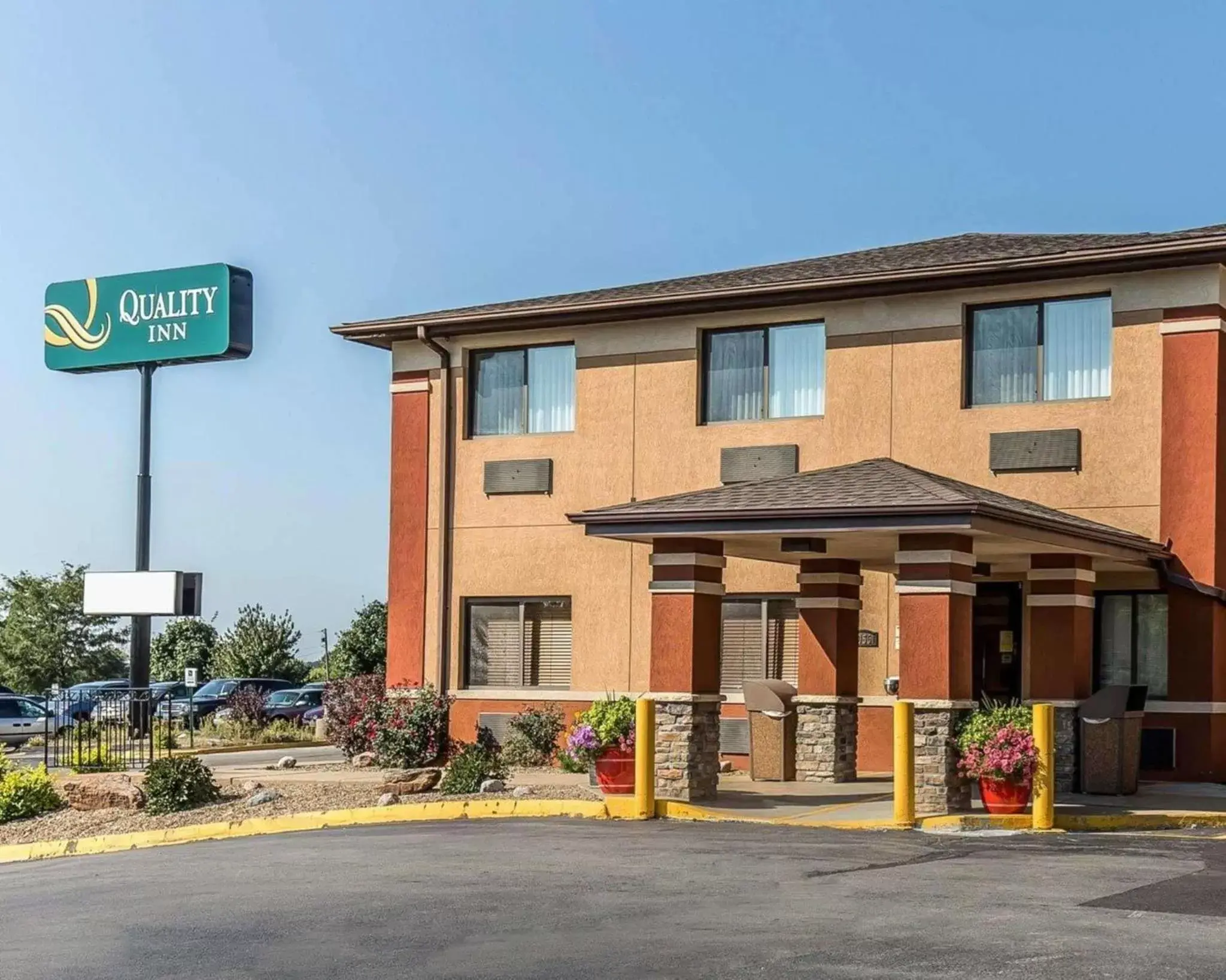 Property building in Quality Inn at Collins Road - Cedar Rapids