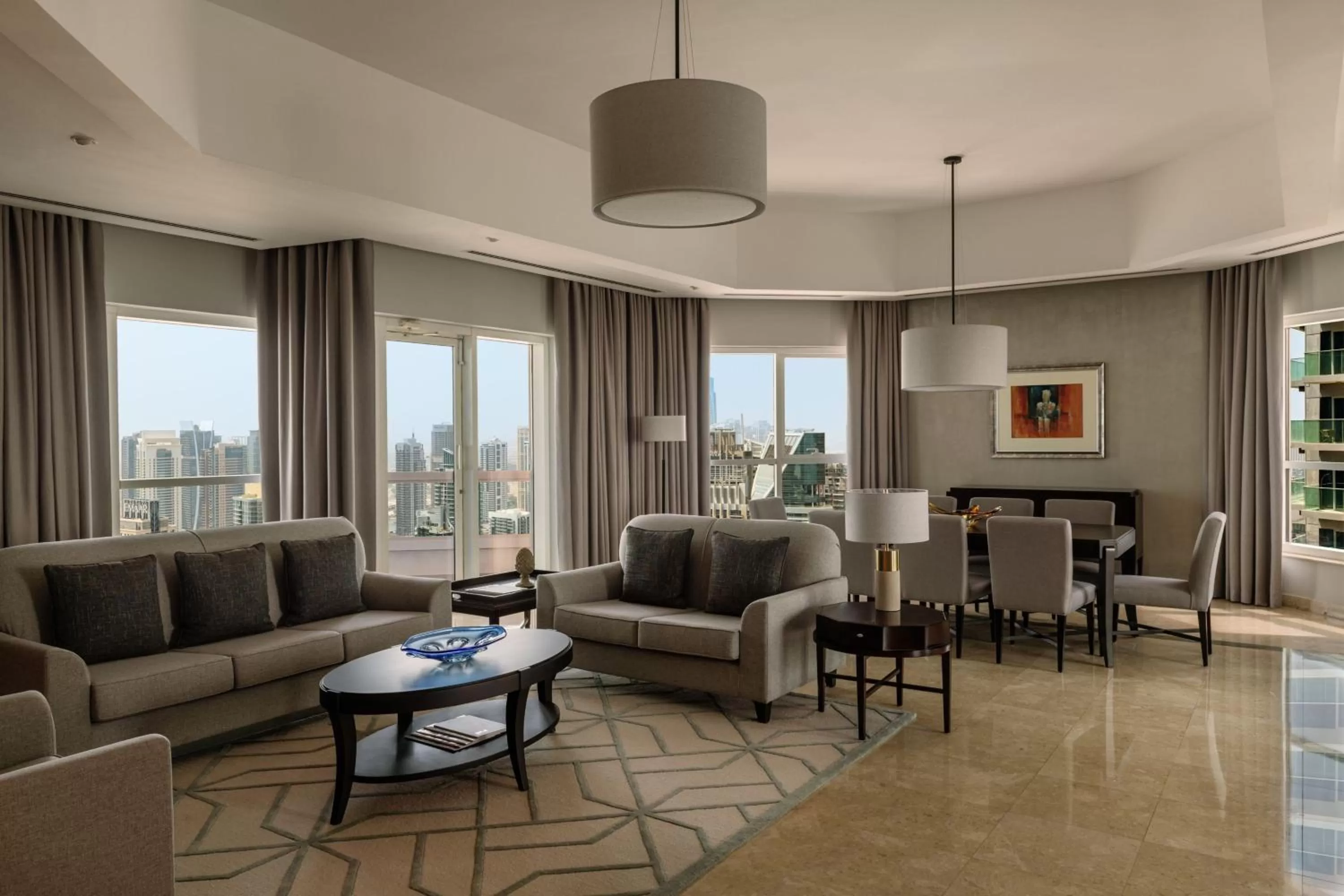 Living room in Dubai Marriott Harbour Hotel And Suites