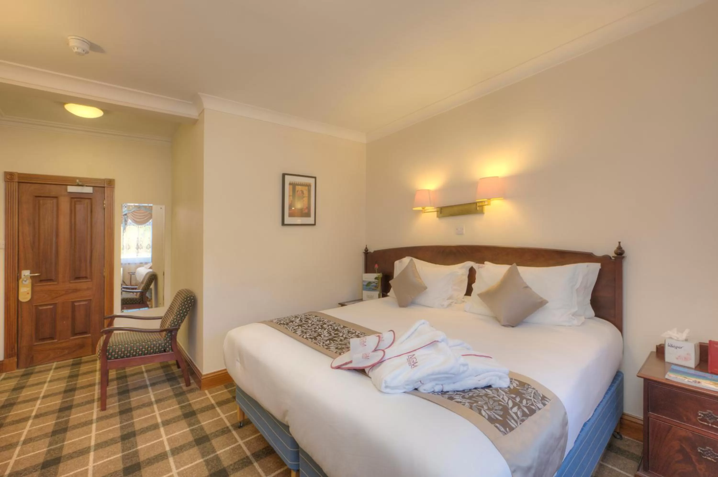 Bedroom, Bed in Muthu Alexandra Hotel