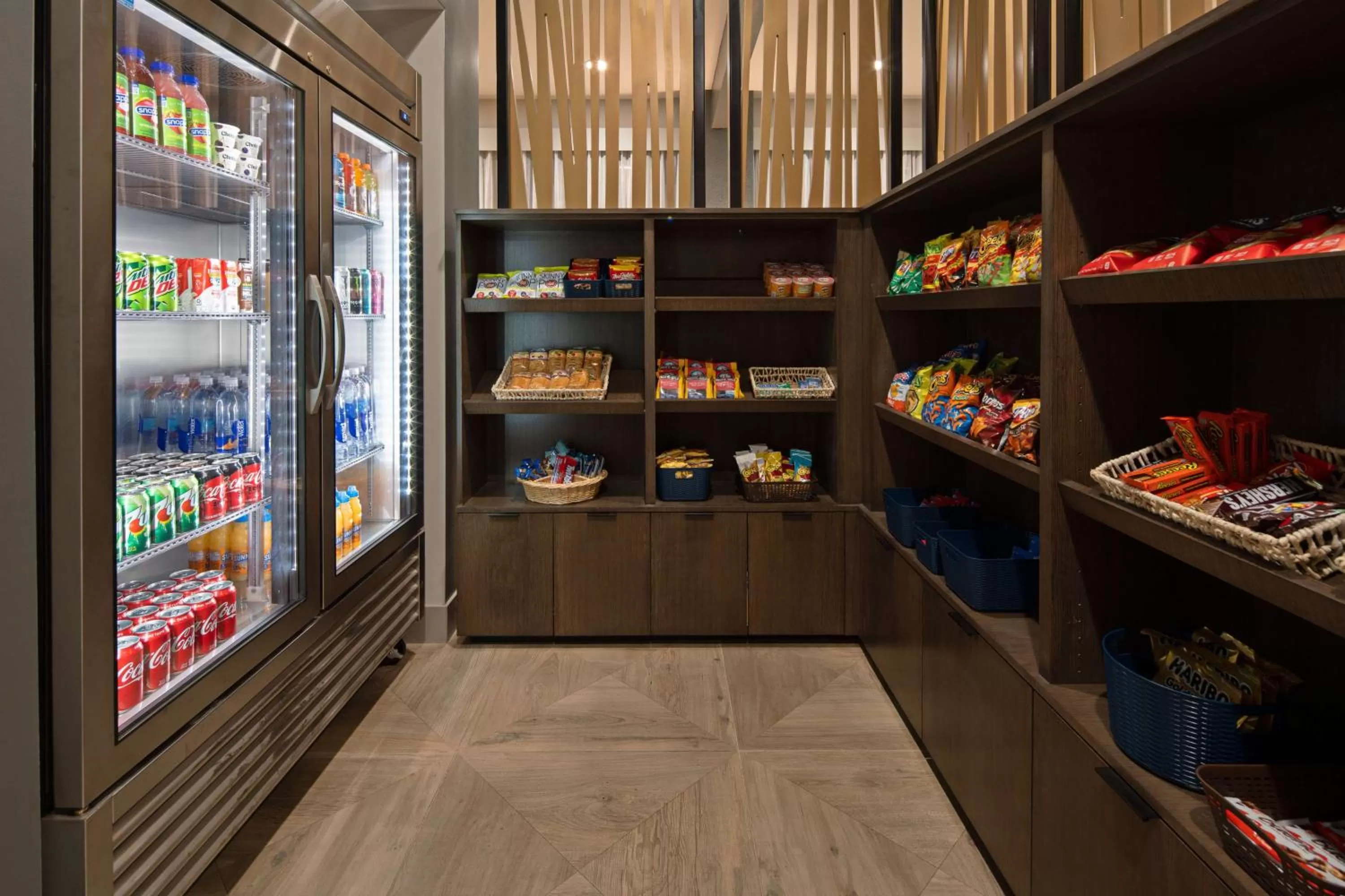 Restaurant/places to eat in DoubleTree by Hilton Bakersfield