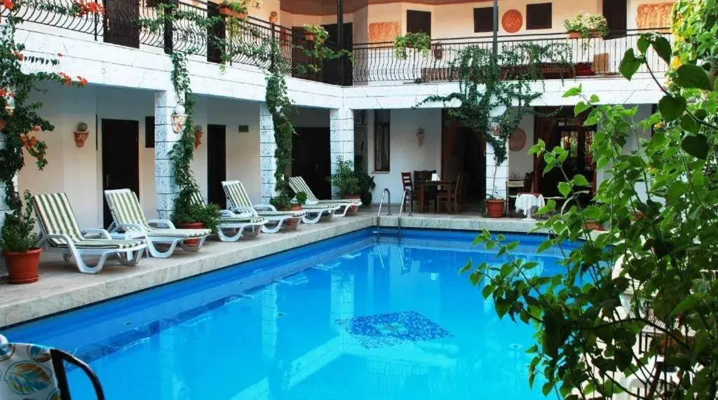 Inner courtyard view, Swimming Pool in Han Dalyan Hotel