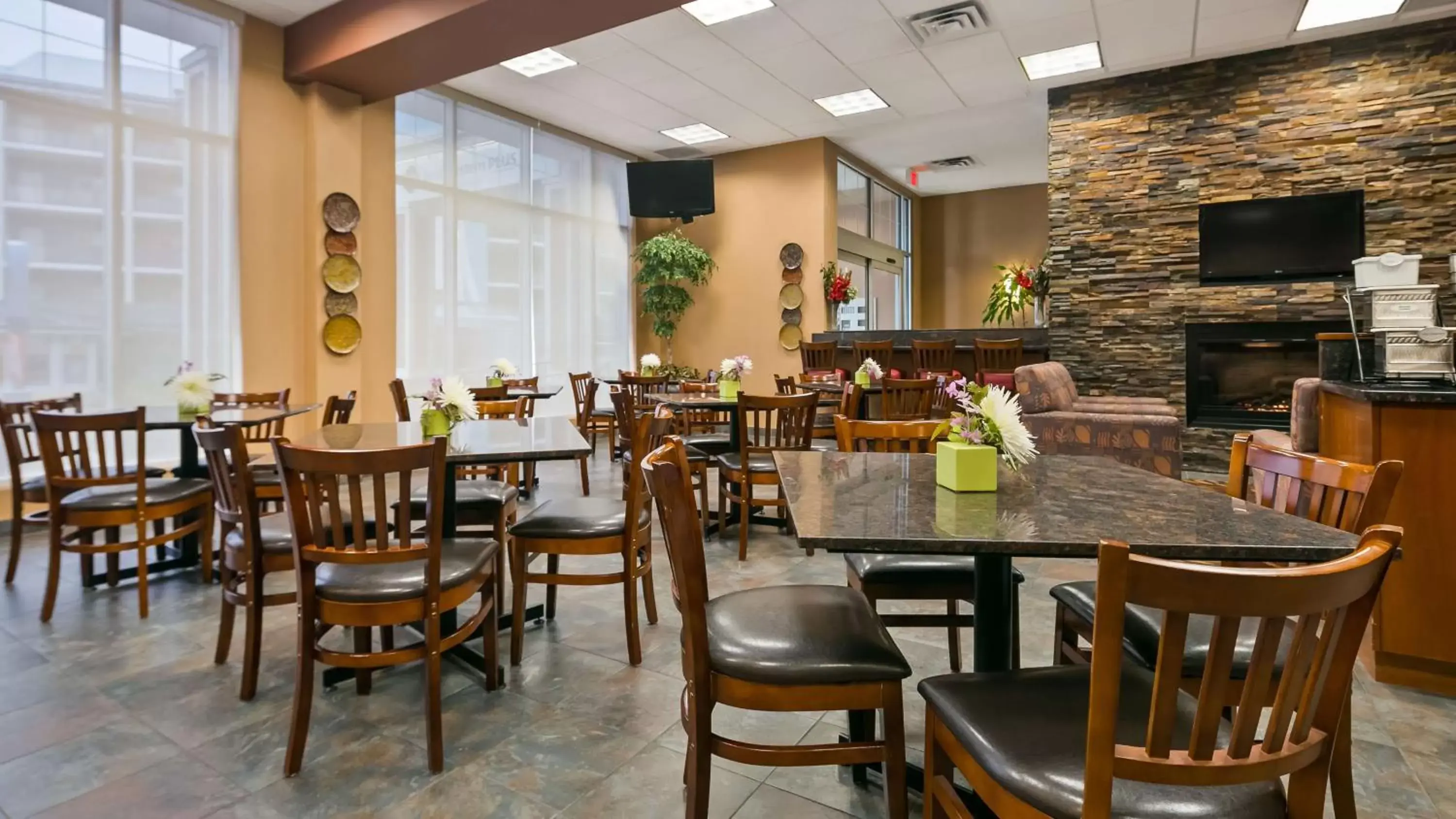 Restaurant/Places to Eat in Best Western Plus Chateau Inn