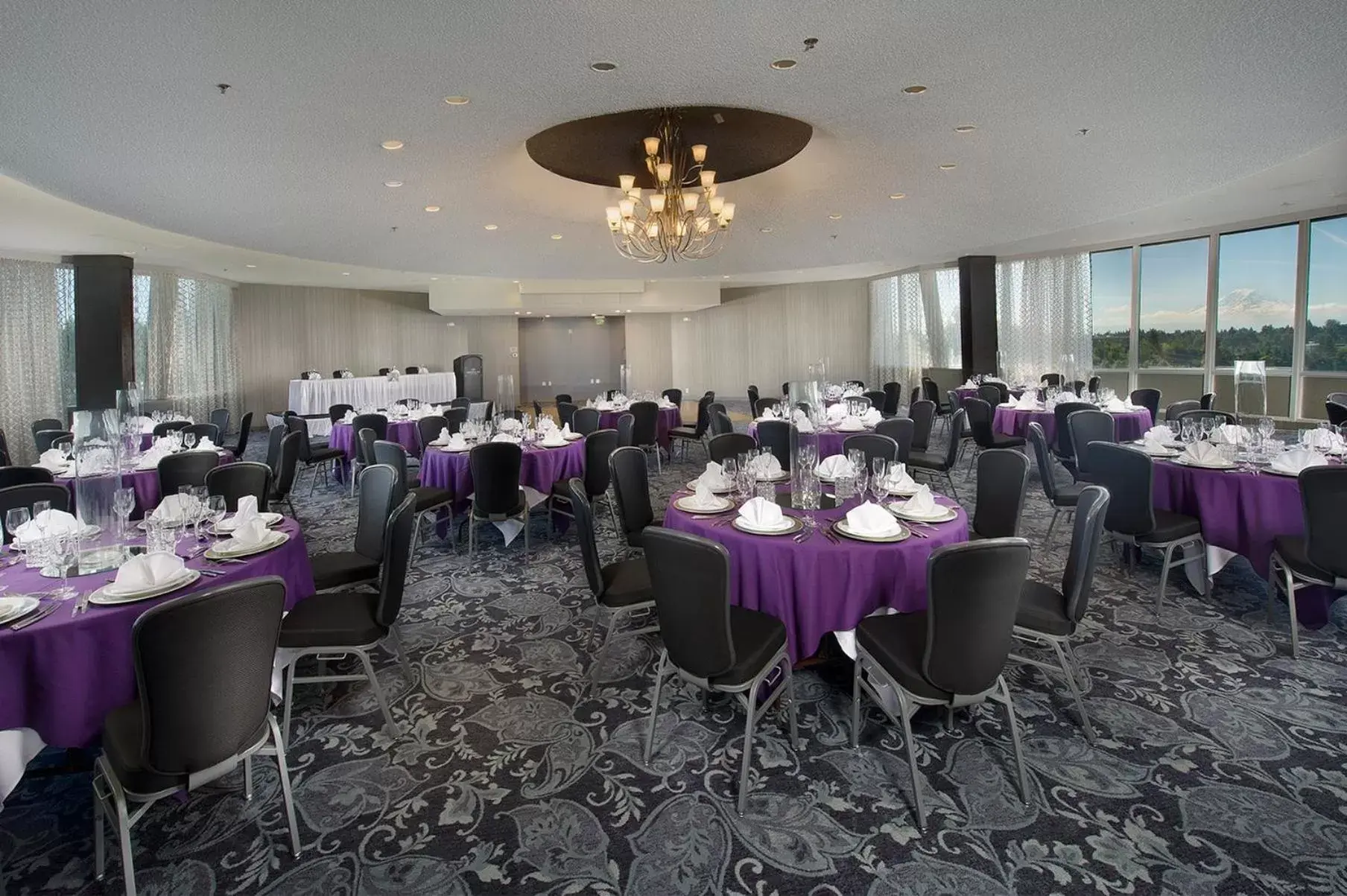 Banquet/Function facilities, Restaurant/Places to Eat in Crowne Plaza Seattle Airport, an IHG Hotel